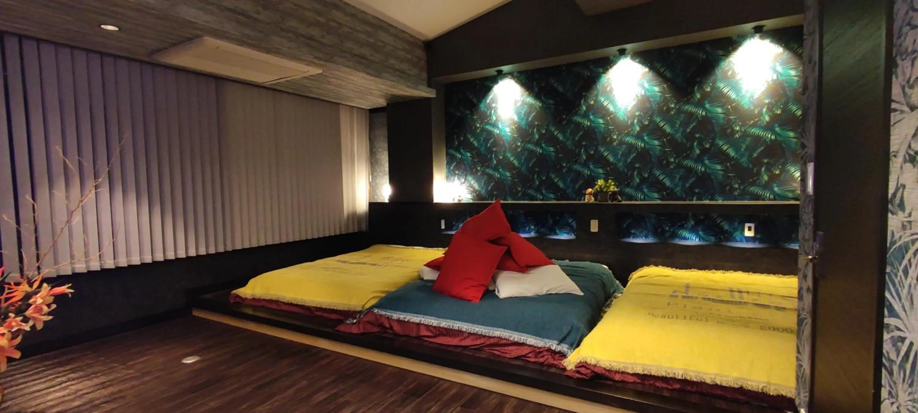 Hakone Gora Guam Dog