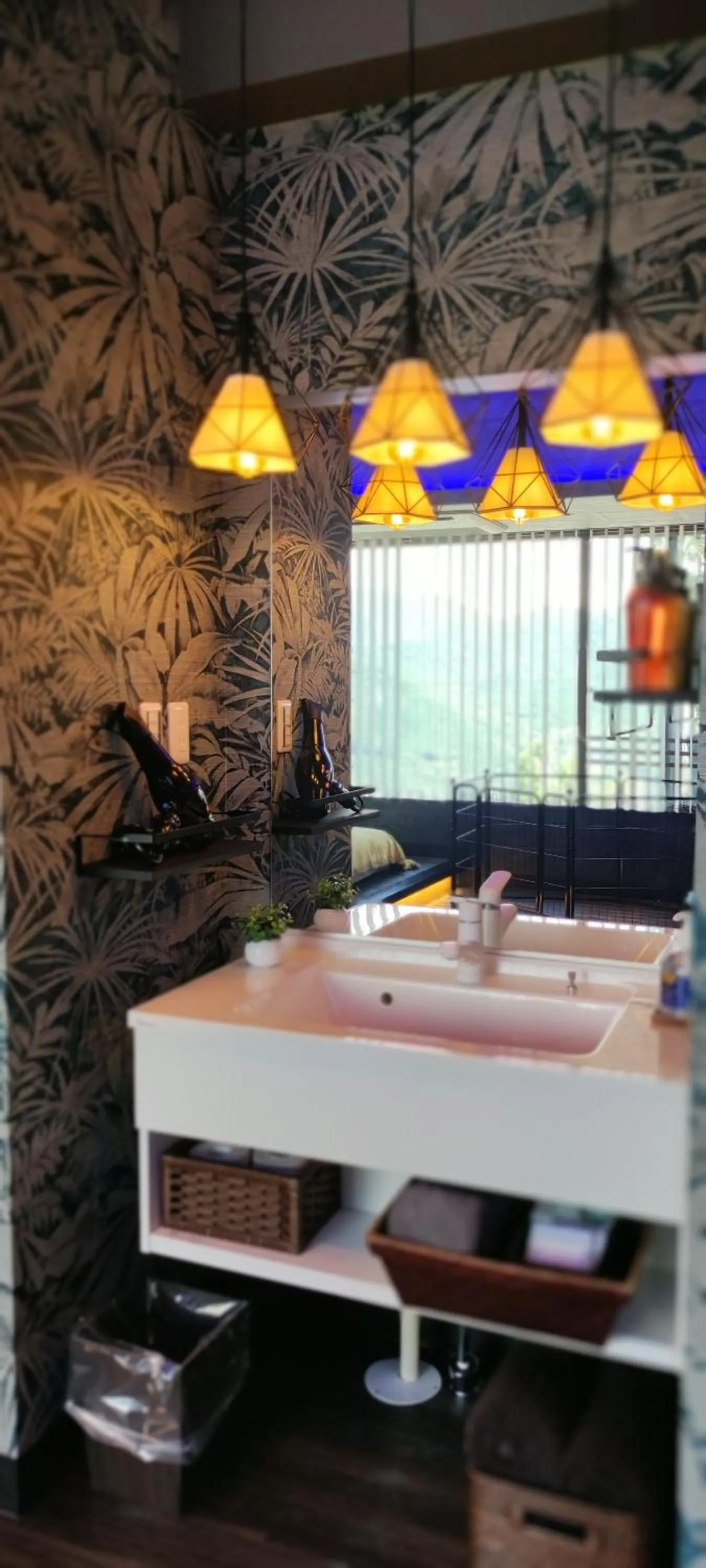 Hakone Gora Guam Dog