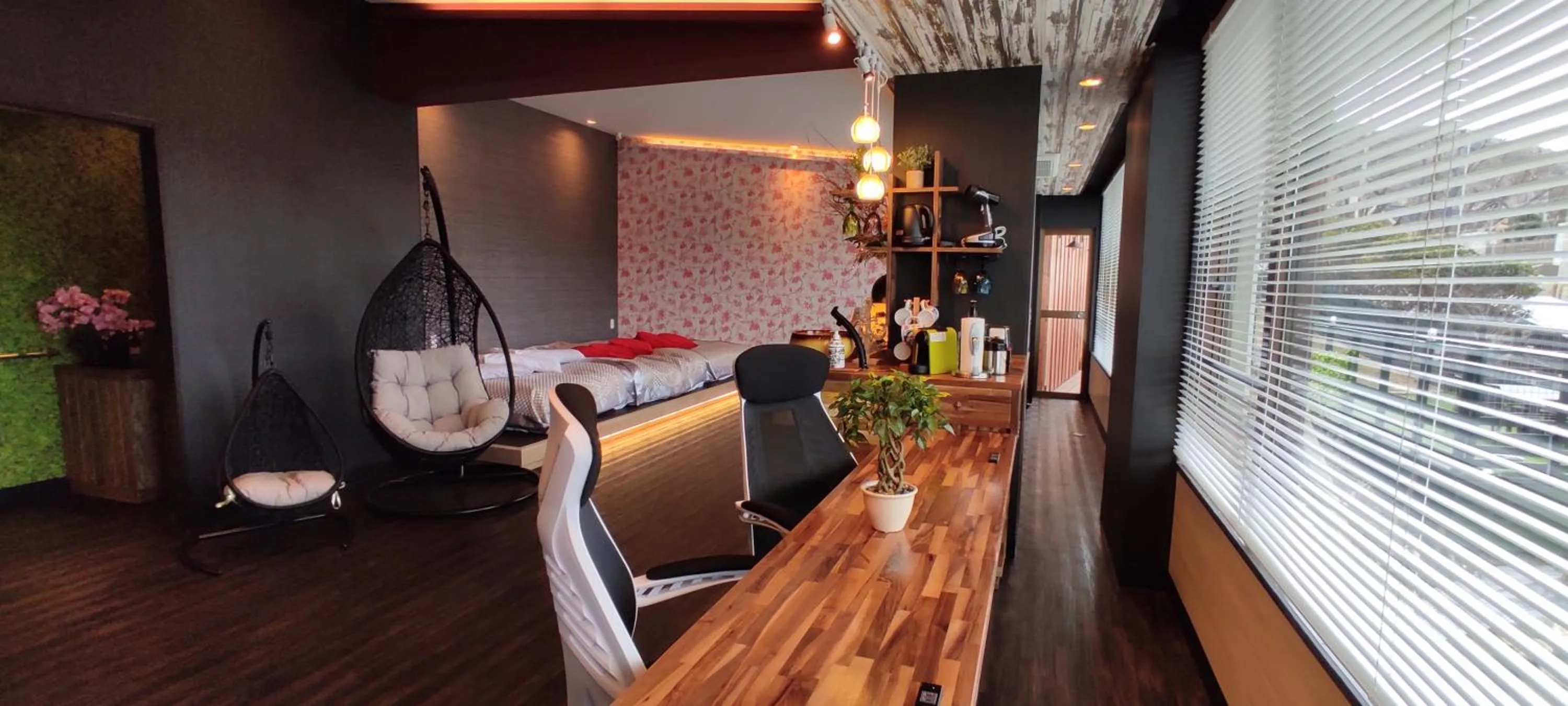 Hakone Gora Guam Dog