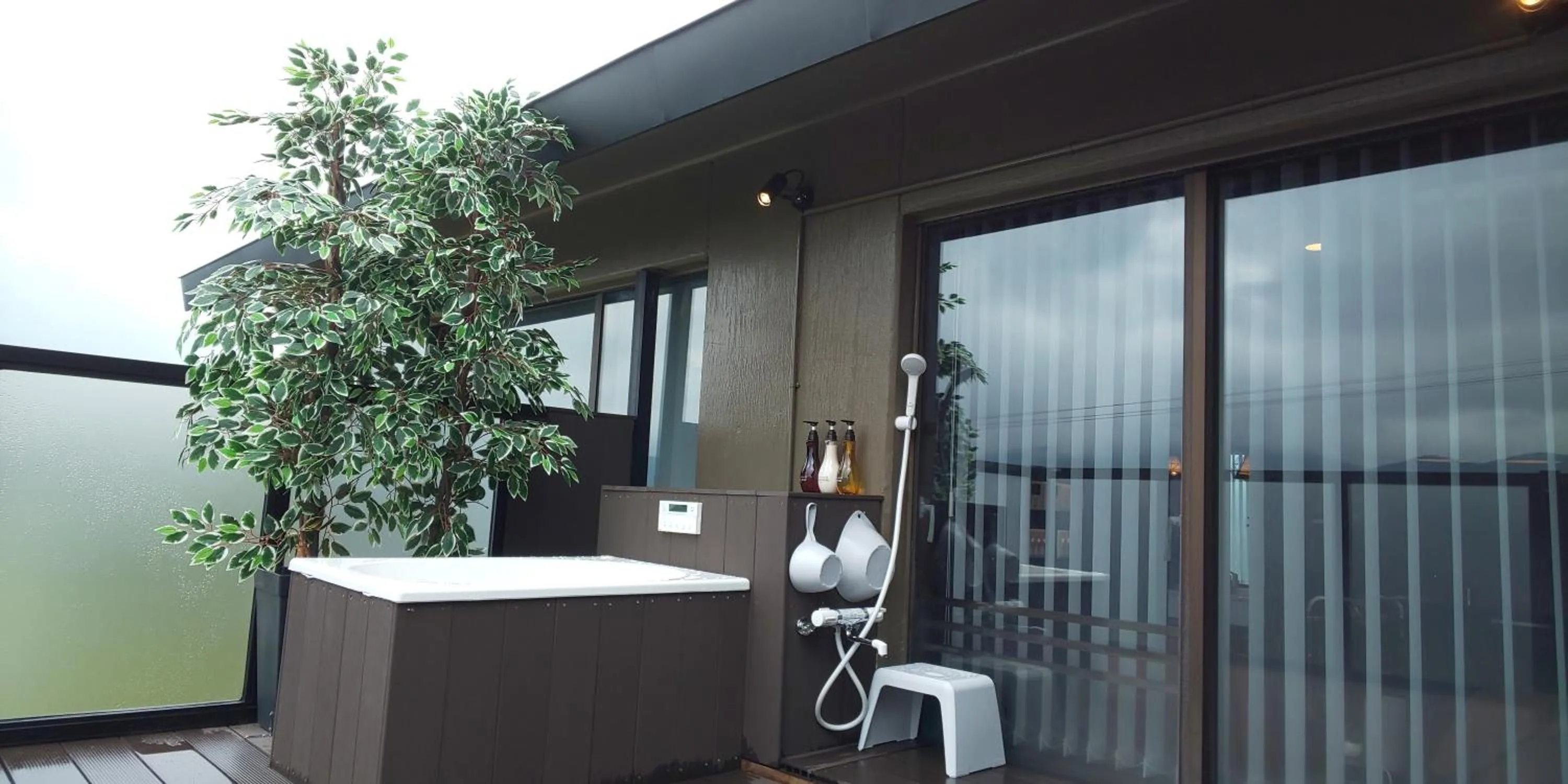 Hakone Gora Guam Dog