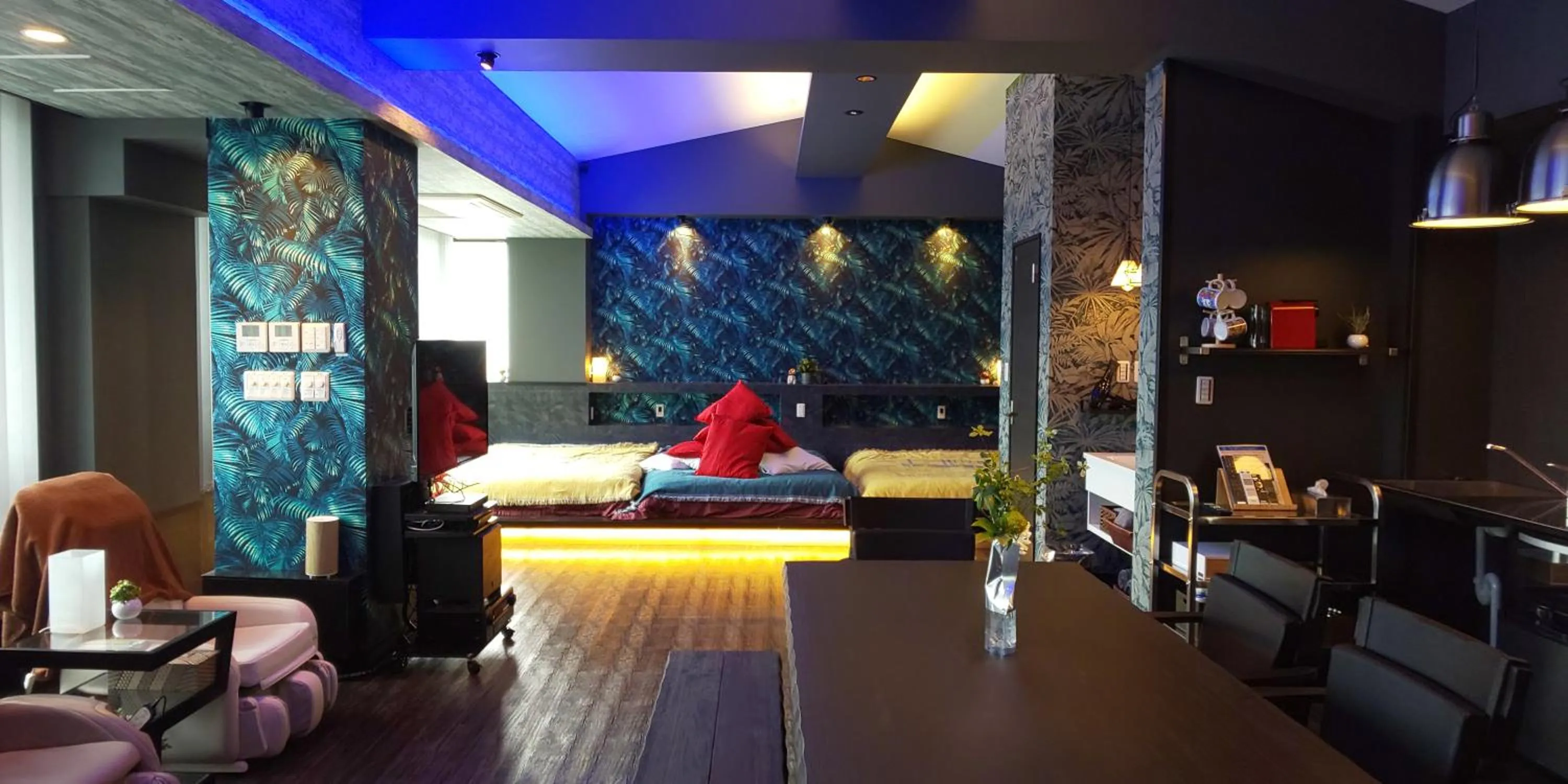 Bed in Hakone Gora Guam Dog