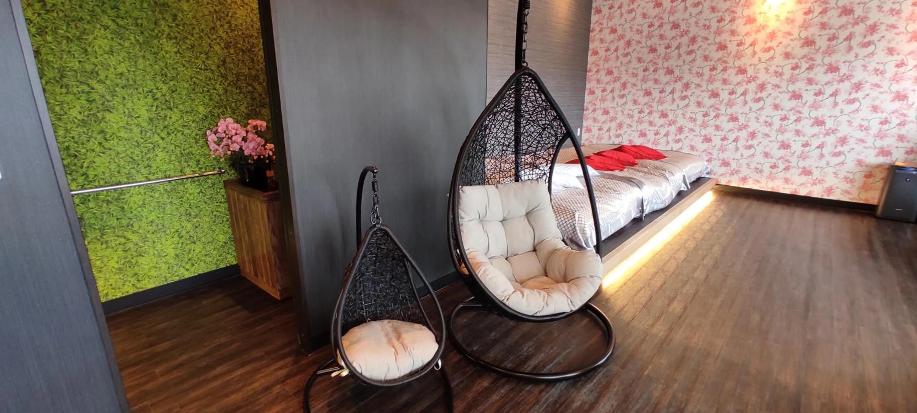 Hakone Gora Guam Dog