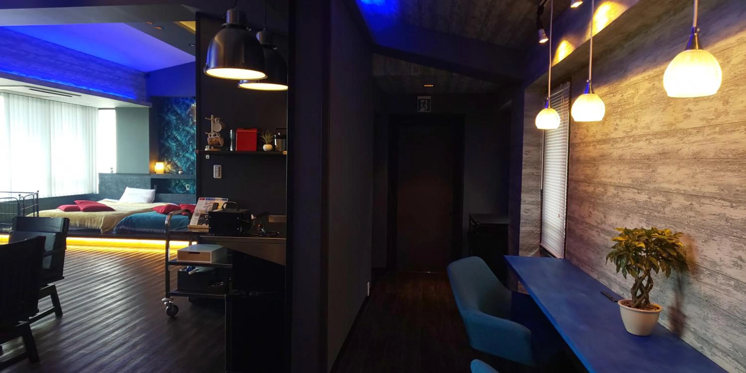 Hakone Gora Guam Dog