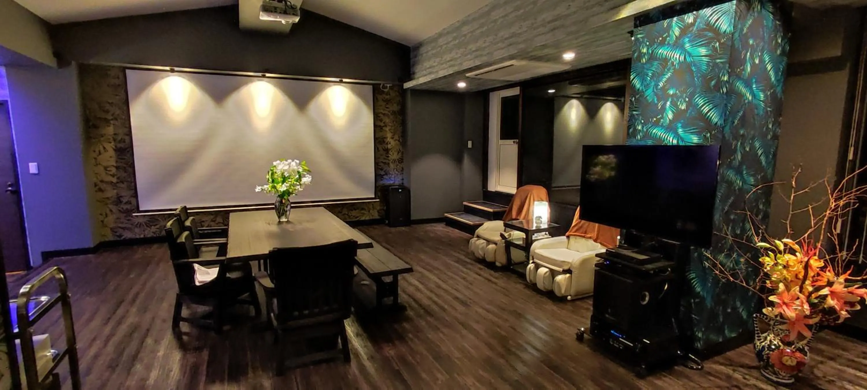 Hakone Gora Guam Dog