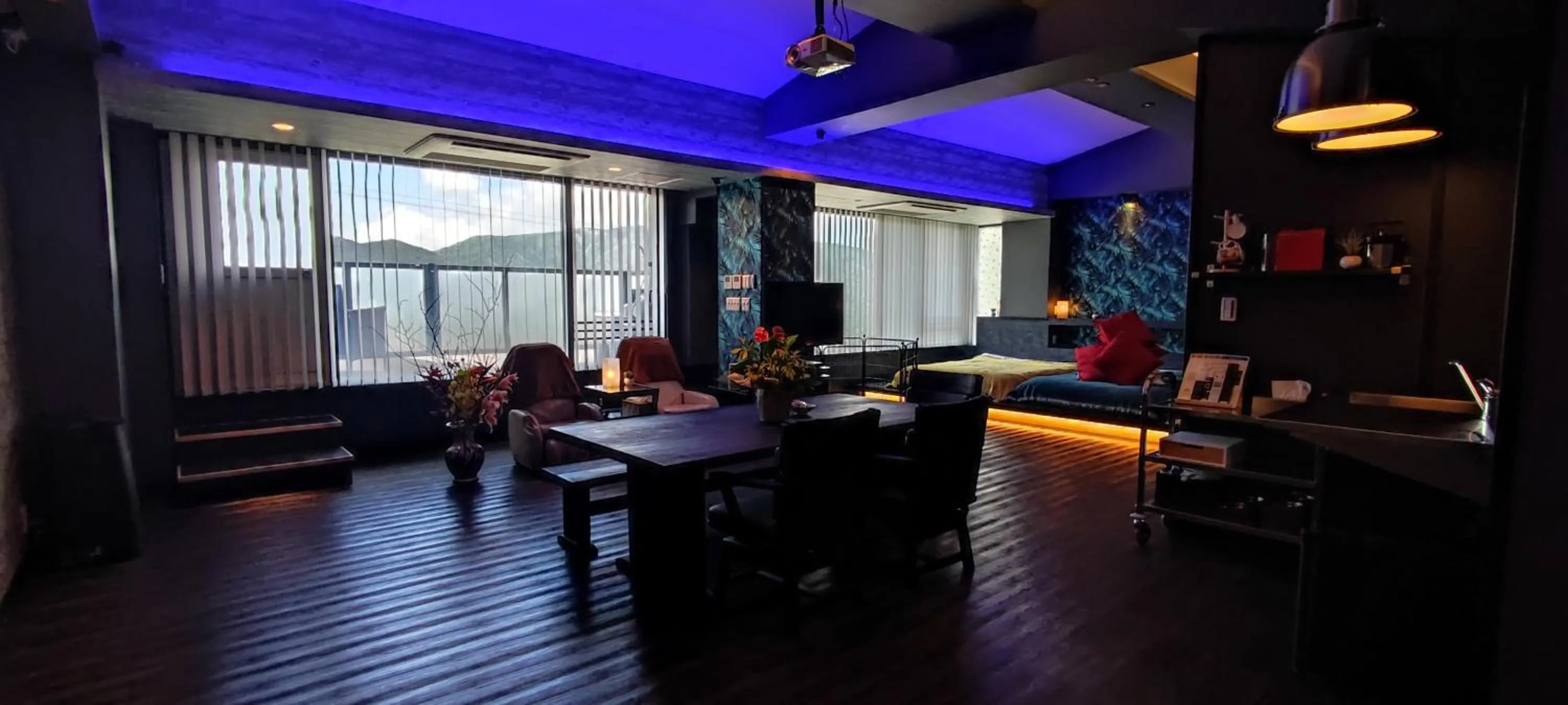 Hakone Gora Guam Dog