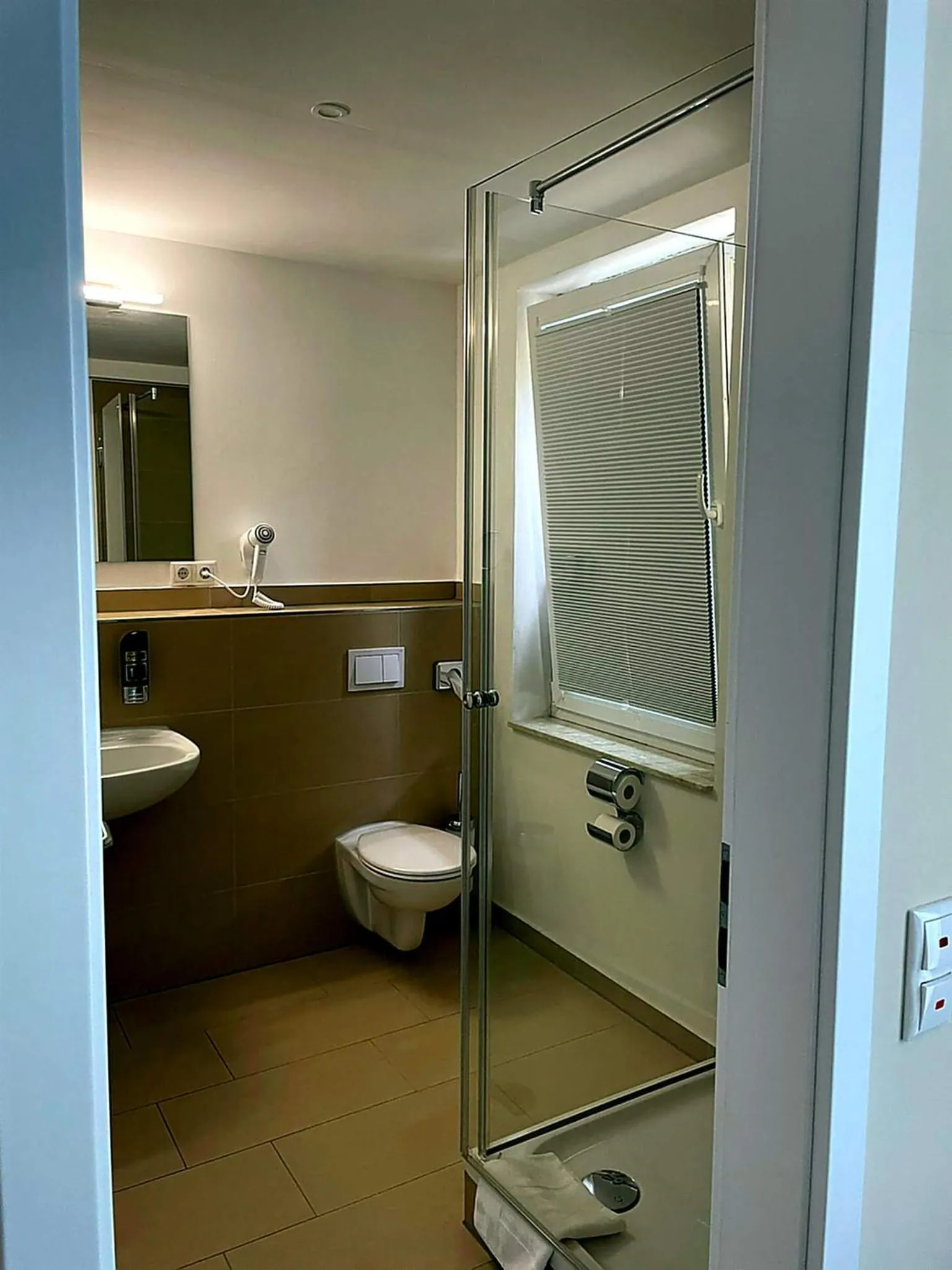 Shower in Hotel Jeta