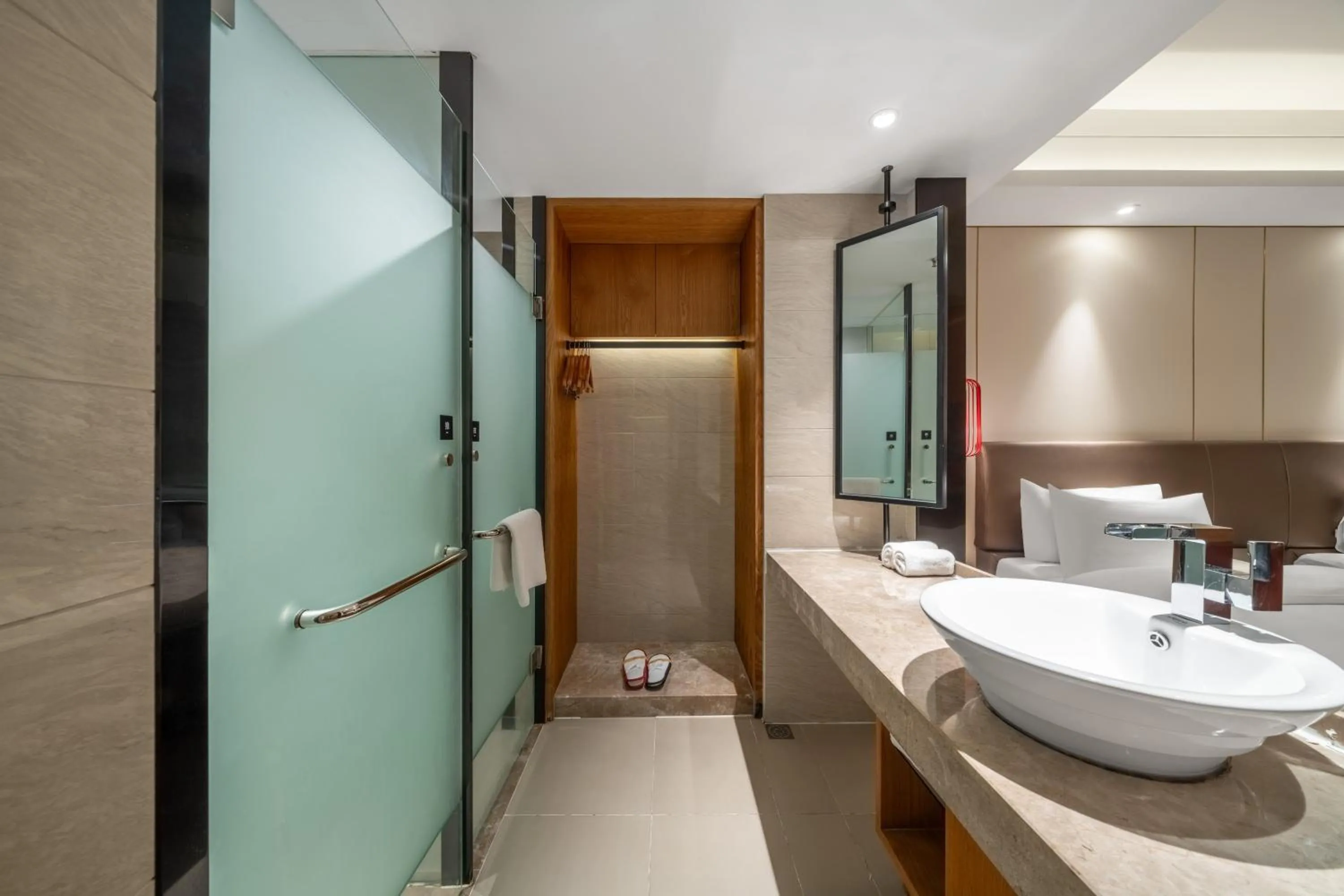 Kaiyuan Mingting Hotel, near Gulou Metro Station, Tianyi Square, Ningbo