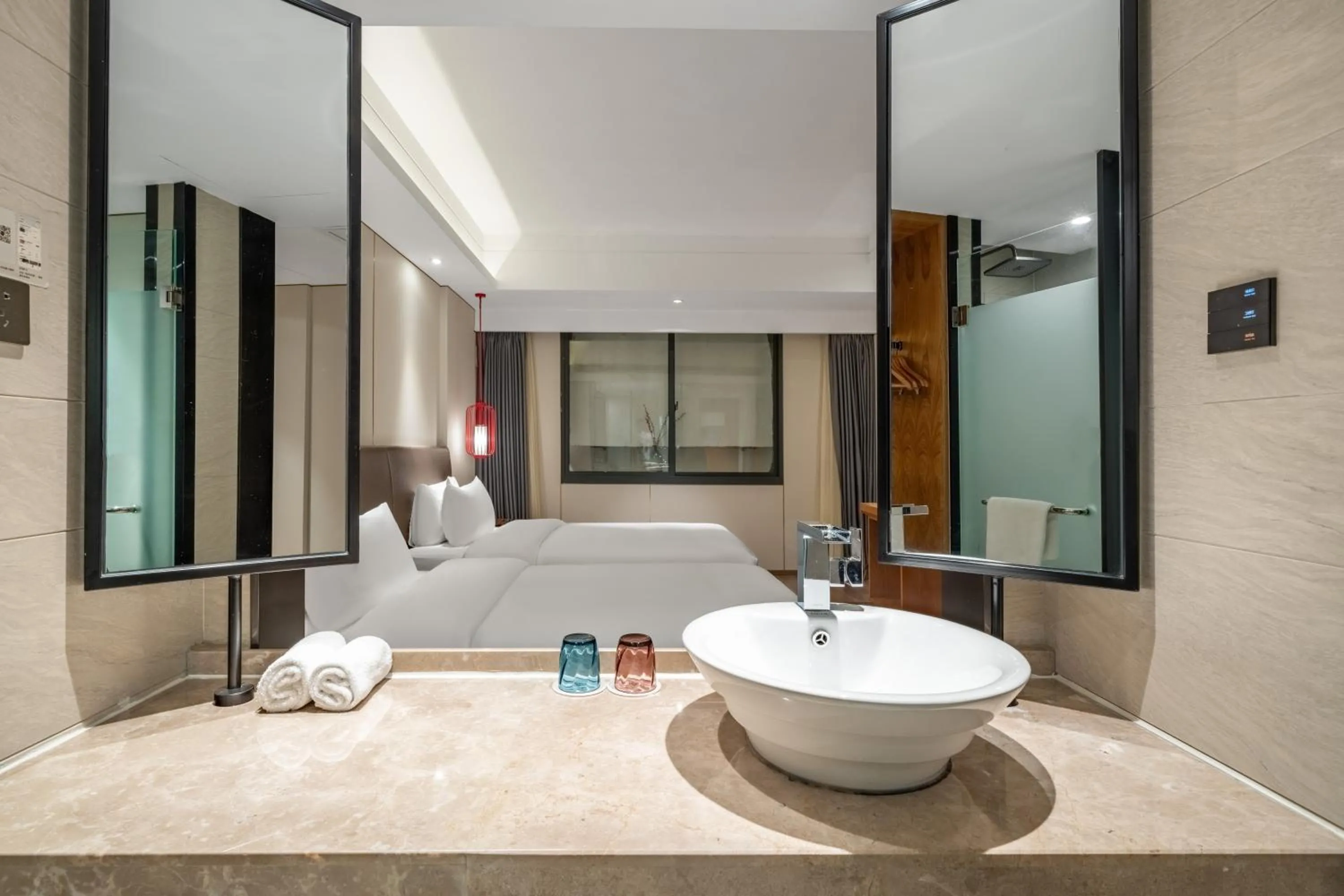 Bed in Kaiyuan Mingting Hotel, near Gulou Metro Station, Tianyi Square, Ningbo