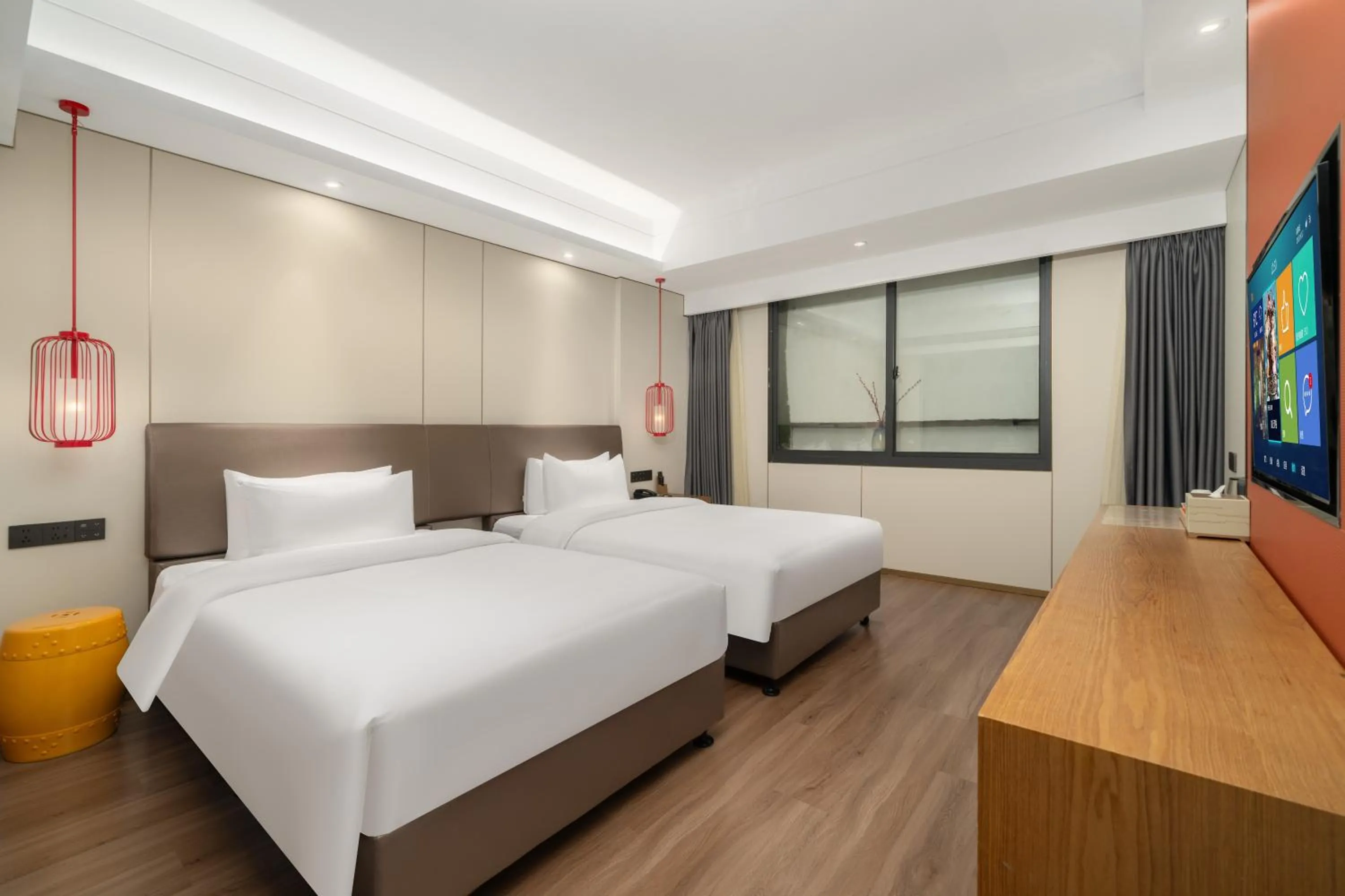 Bed in Kaiyuan Mingting Hotel, near Gulou Metro Station, Tianyi Square, Ningbo