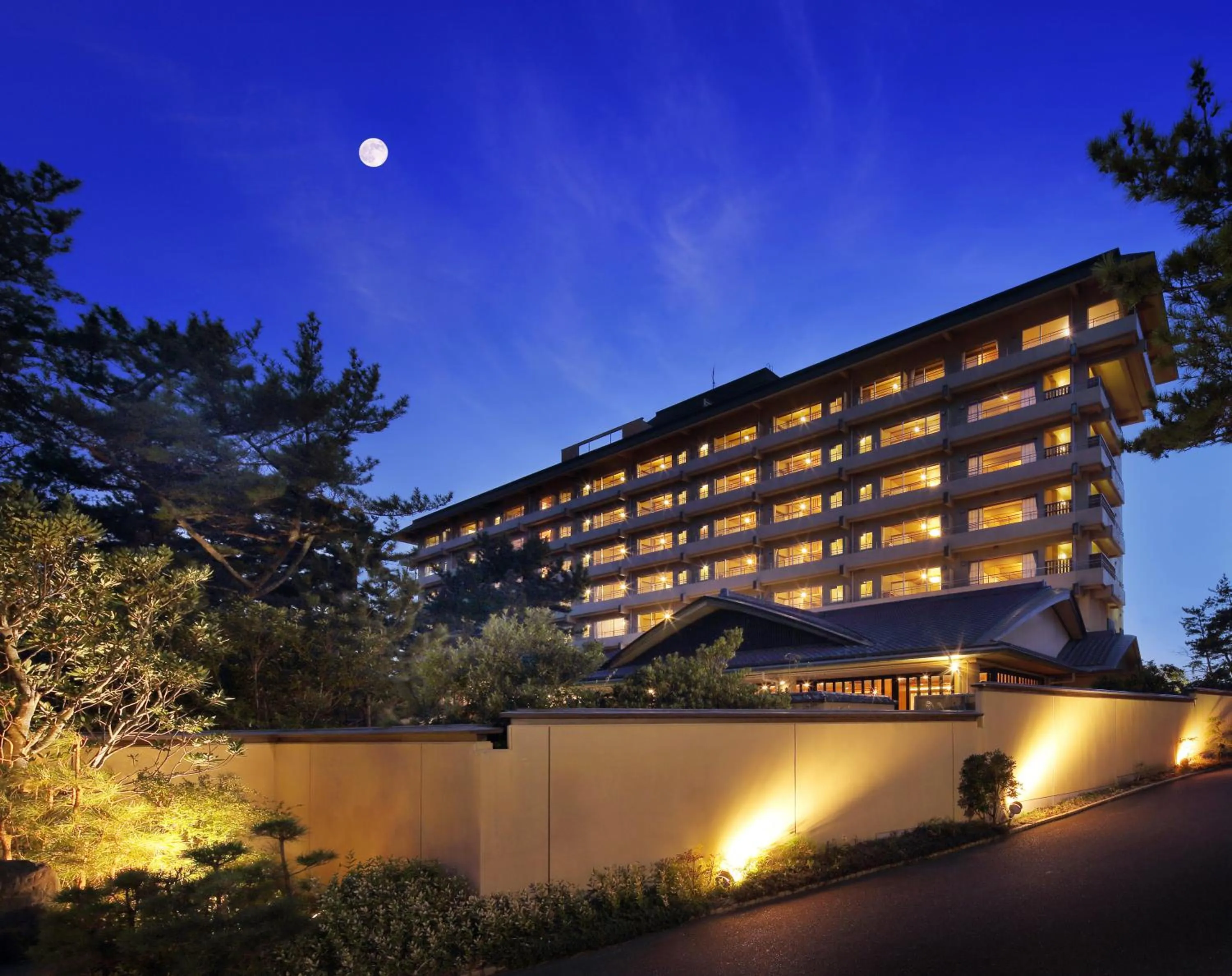 Property building in Kamogawakan