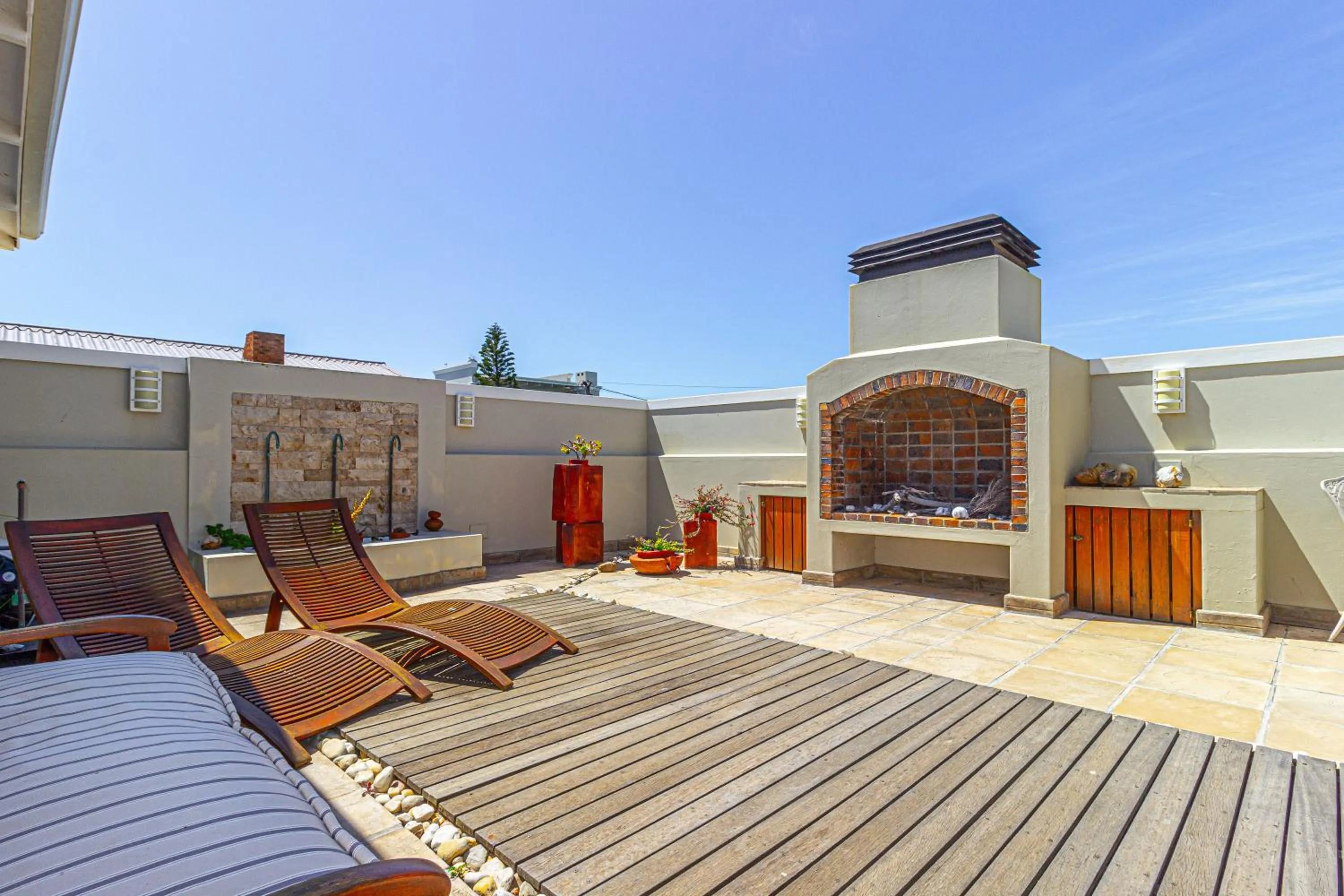 Patio in 138 Marine Beachfront Guesthouse