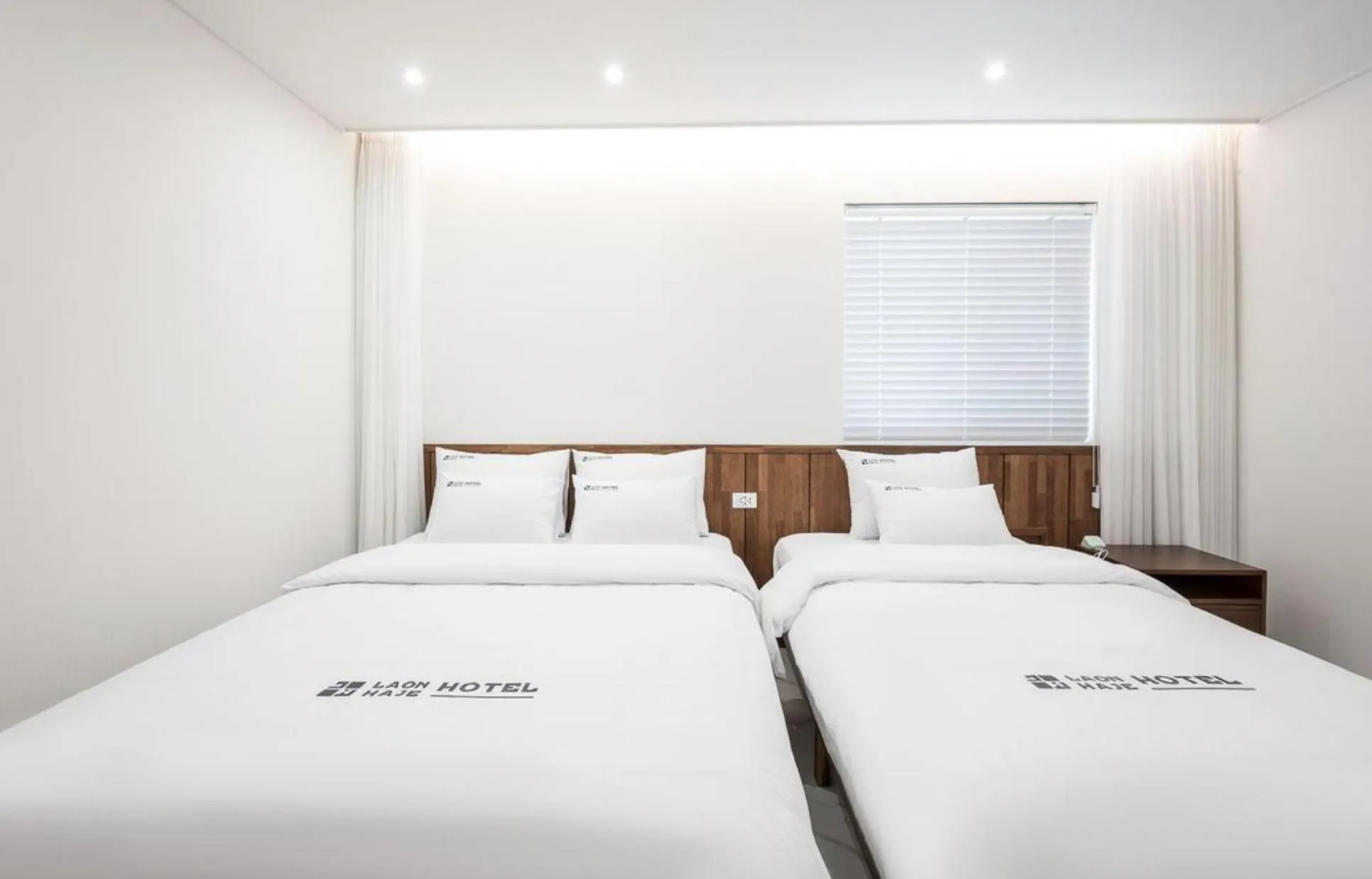 Bed in Gunsan LAONHAJE