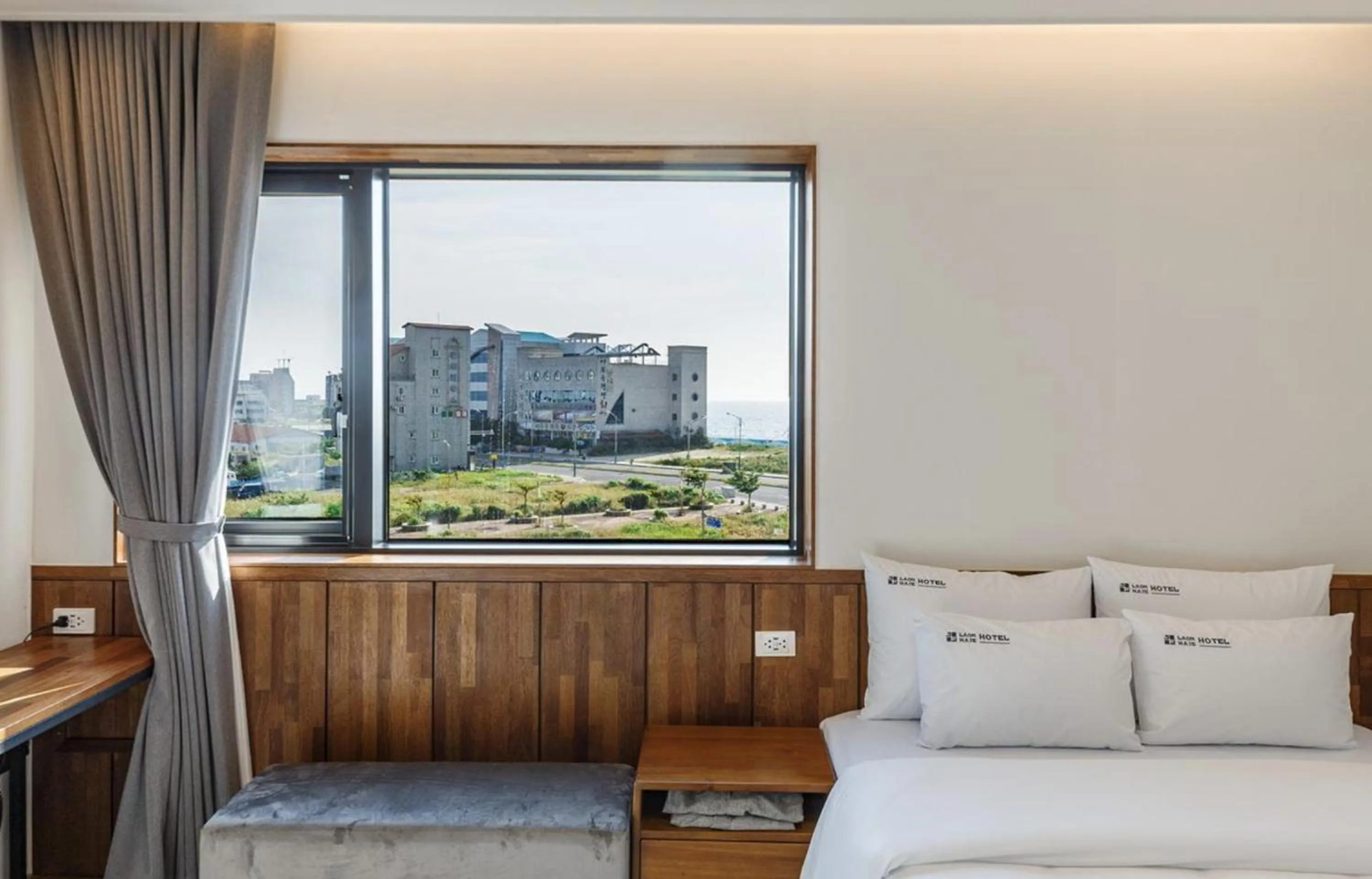 Bed in Gunsan LAONHAJE