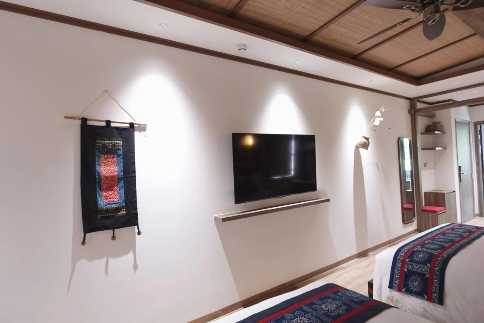 Communal lounge/ TV room, Bed in ZAO Hotel Firework & Sea View