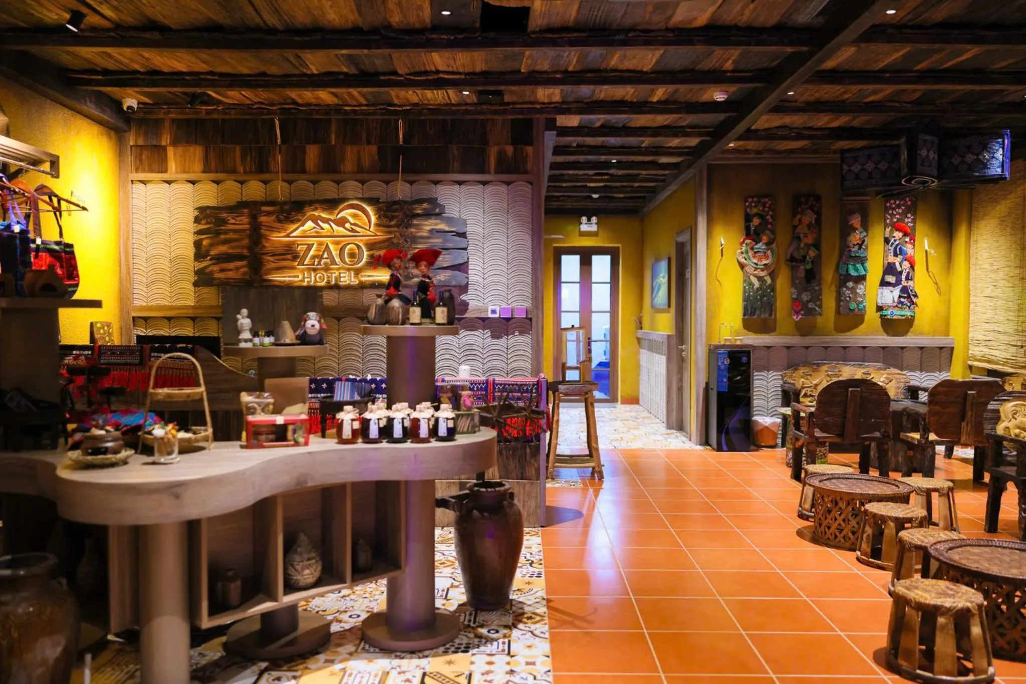 Restaurant/places to eat in ZAO Hotel Firework & Sea View