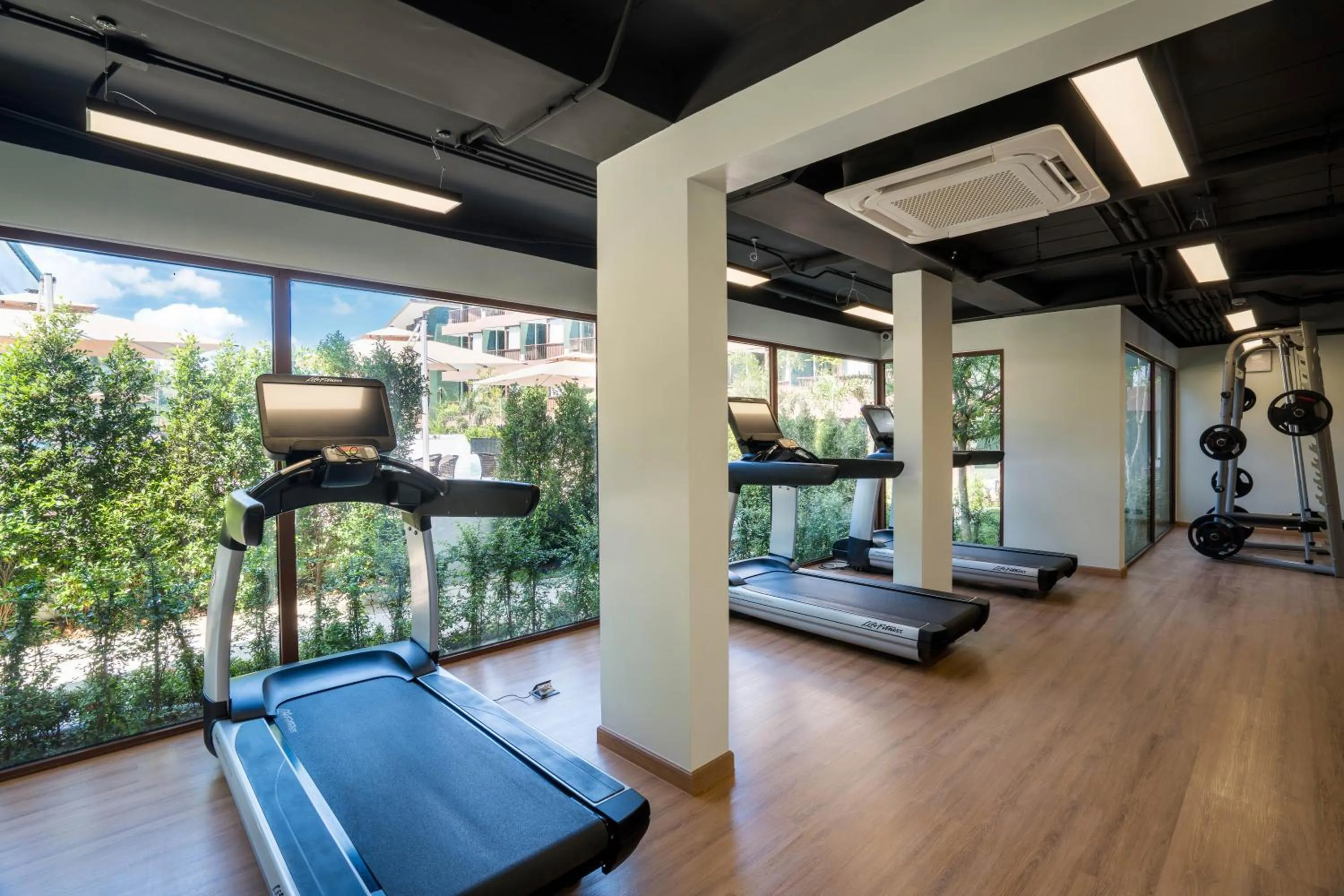 Fitness centre/facilities in Wyndham Garden Samui Wing