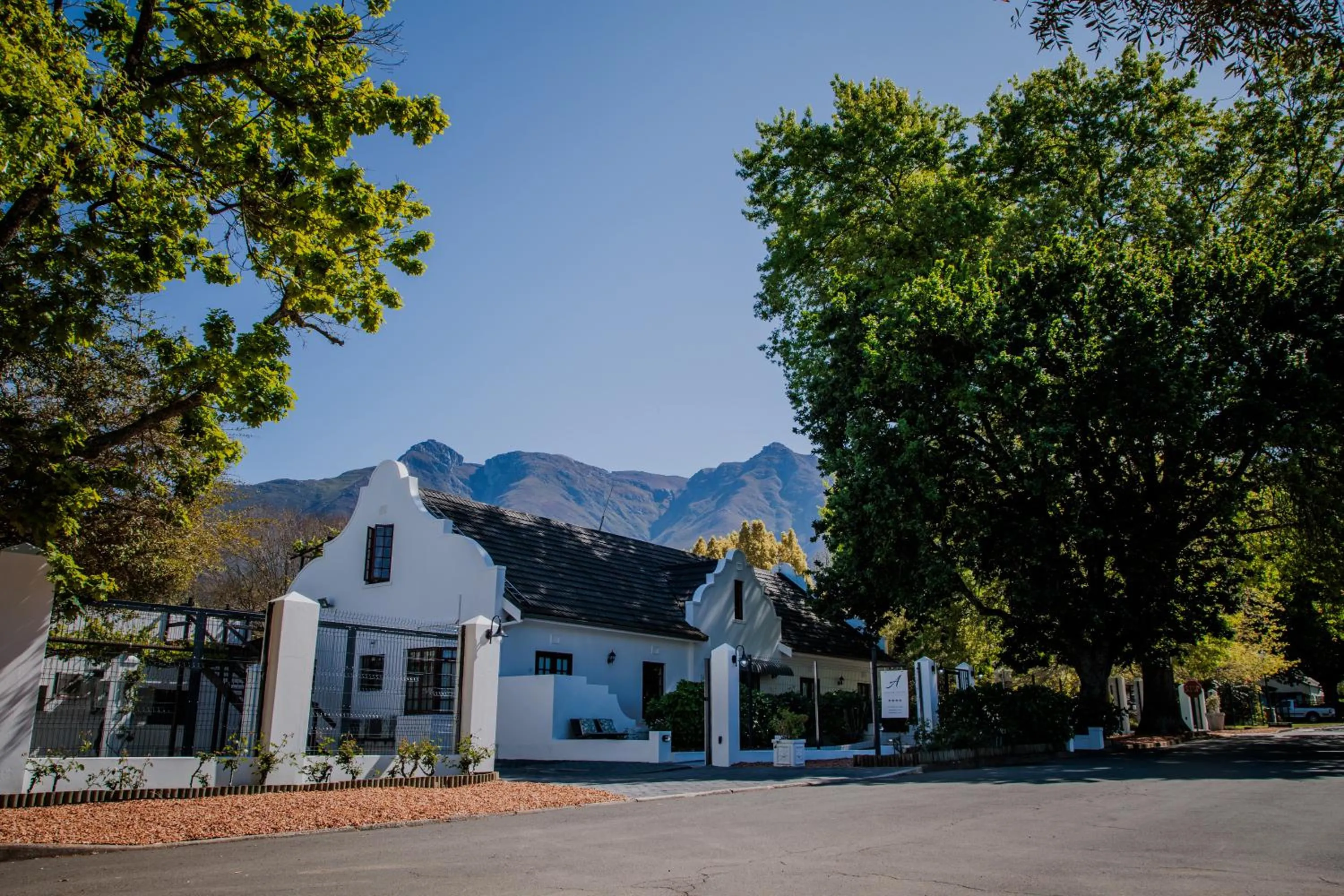 Property building in Aan de Oever Guesthouse