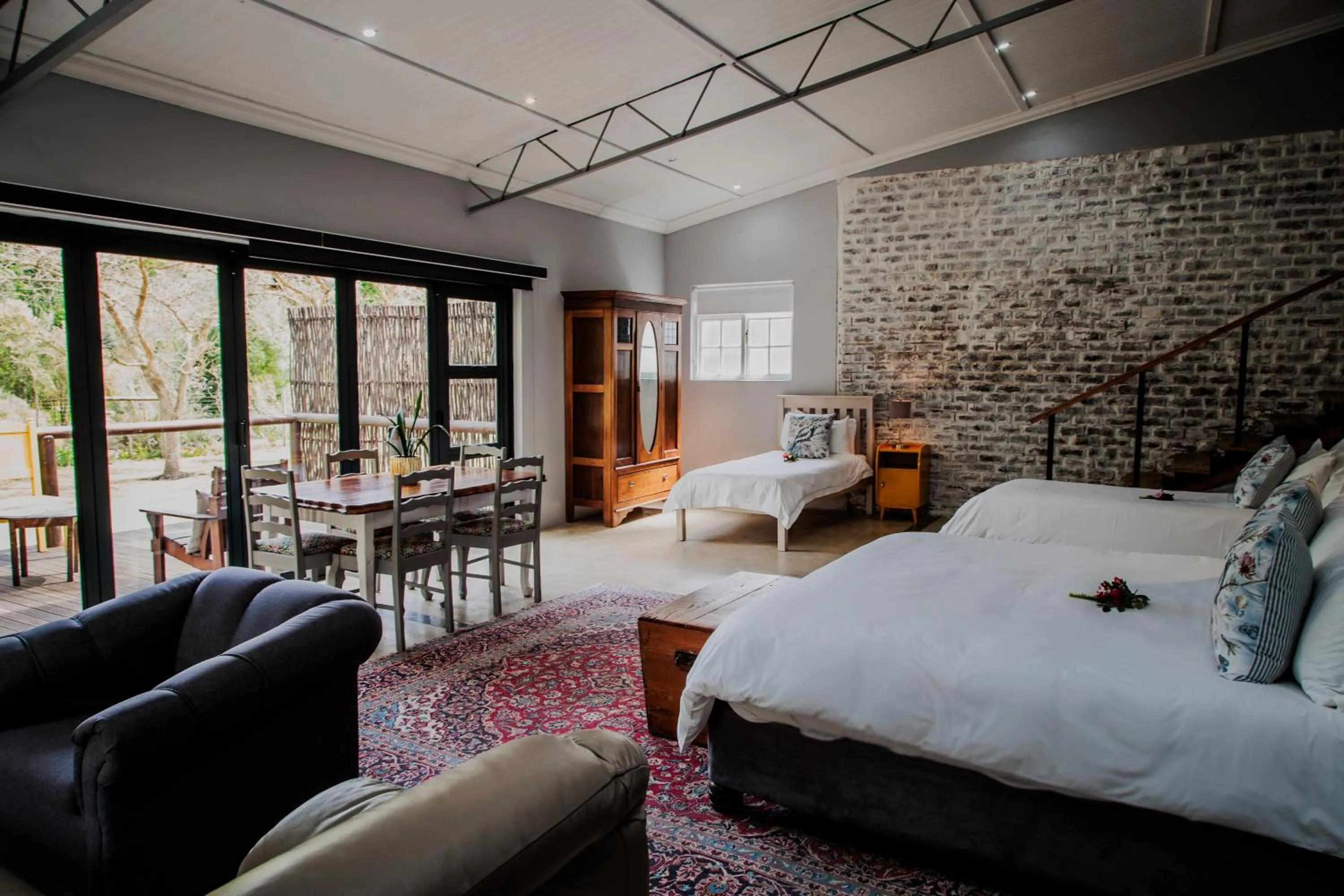 Dining area, Bed in Aan de Oever Guesthouse