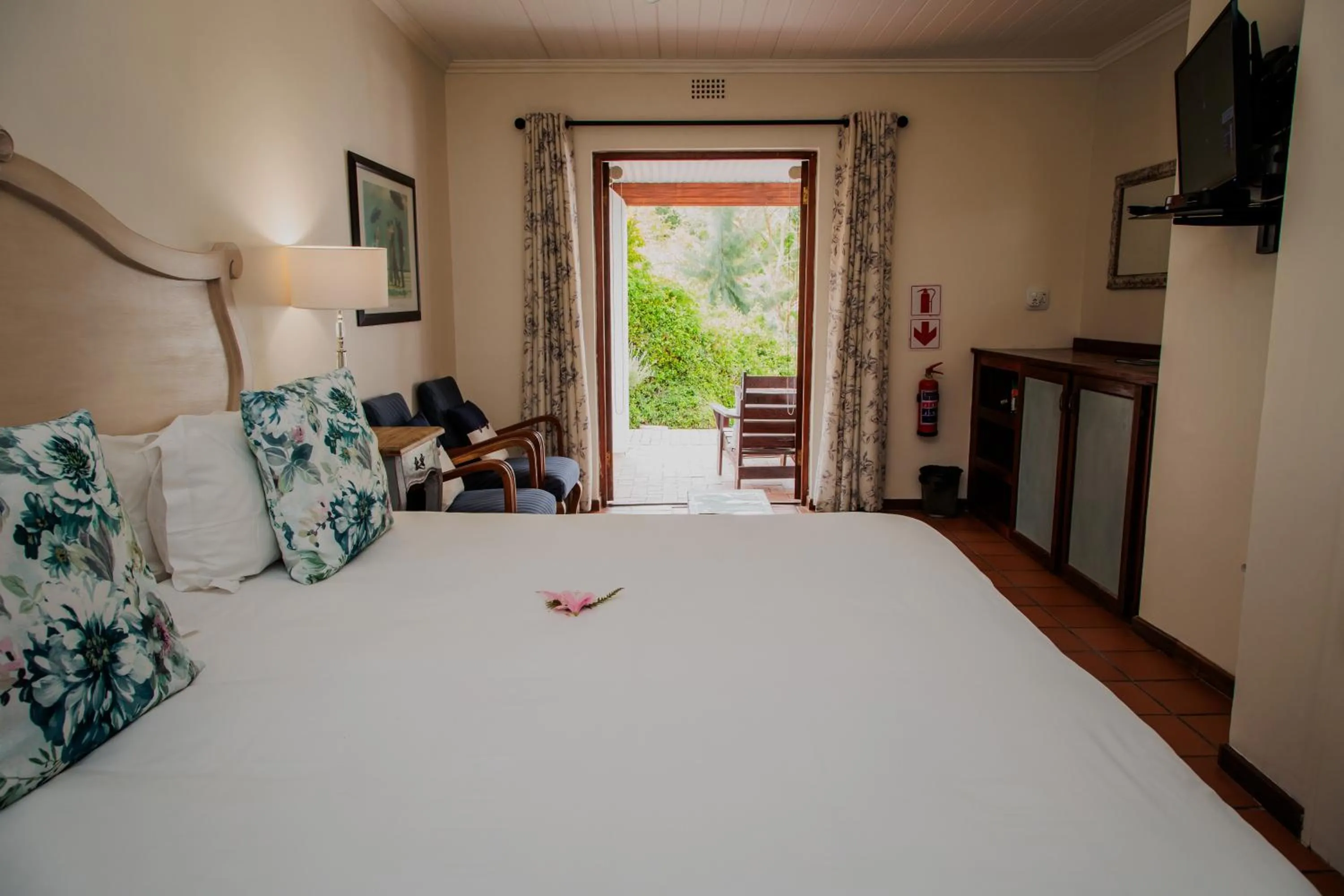 Bed in Aan de Oever Guesthouse