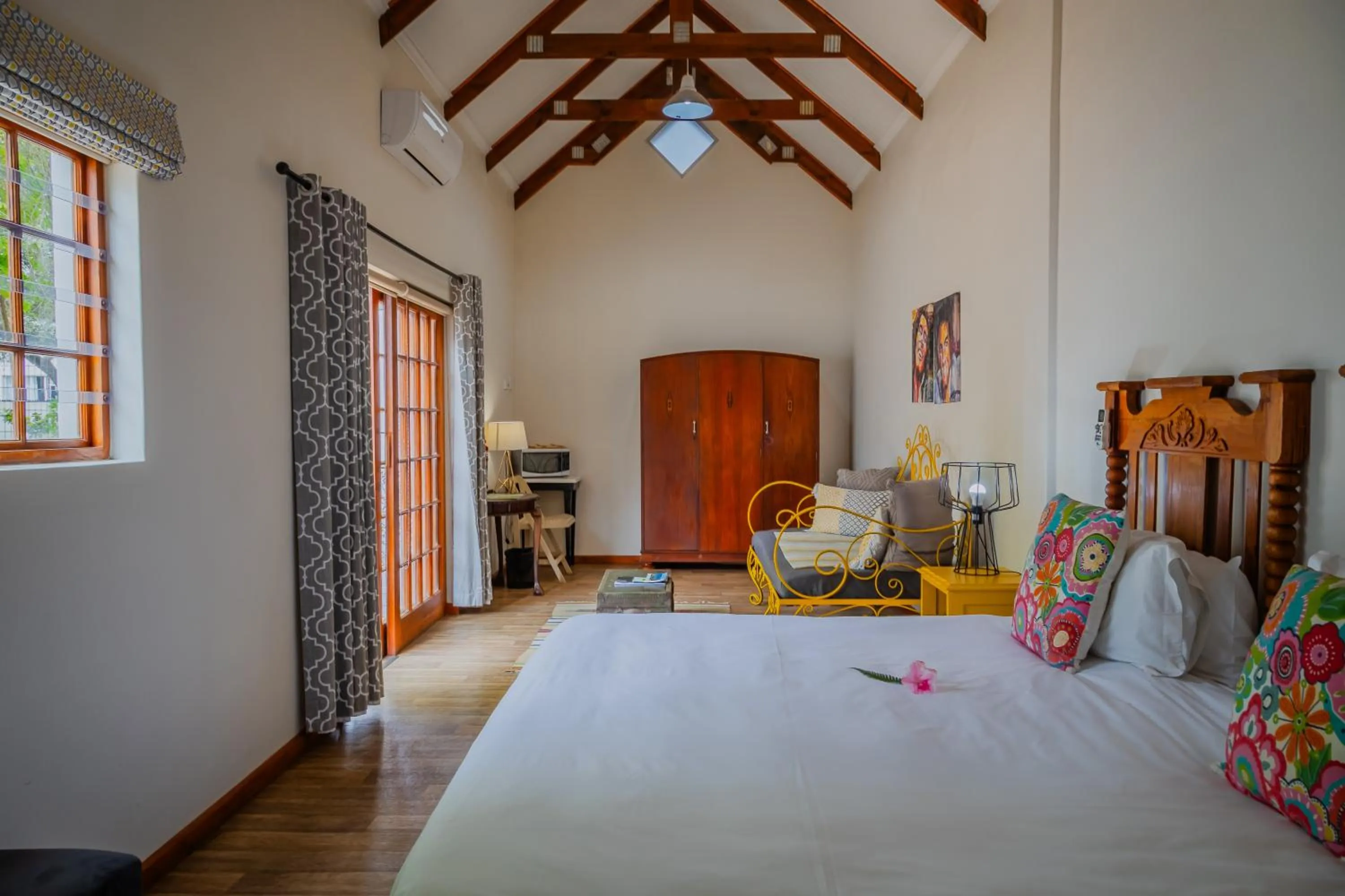 Bed in Aan de Oever Guesthouse