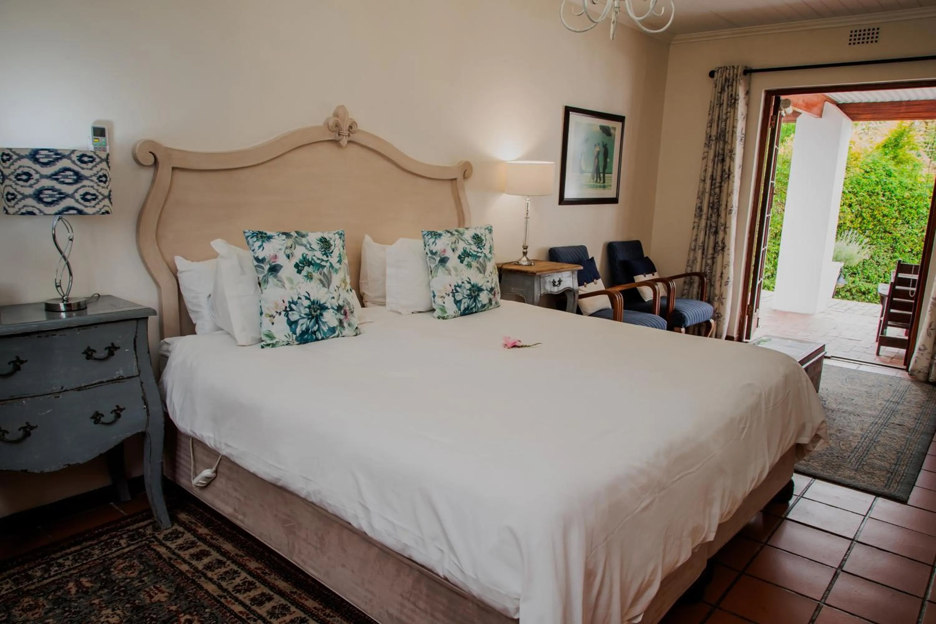 Bed in Aan de Oever Guesthouse