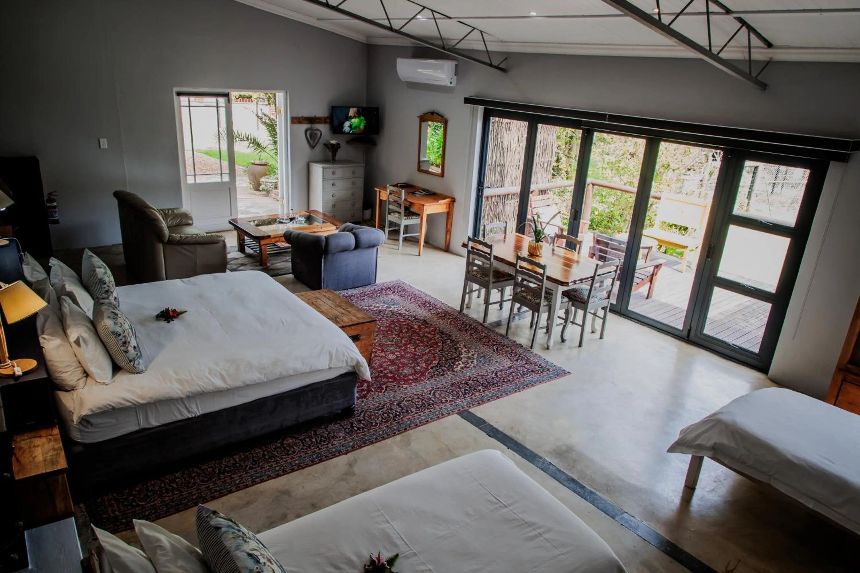 View (from property/room), Bed in Aan de Oever Guesthouse