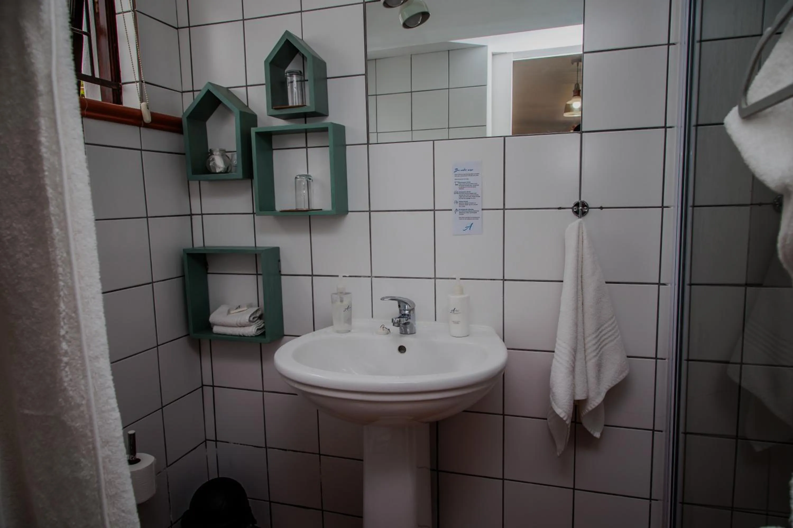Bathroom in Aan de Oever Guesthouse