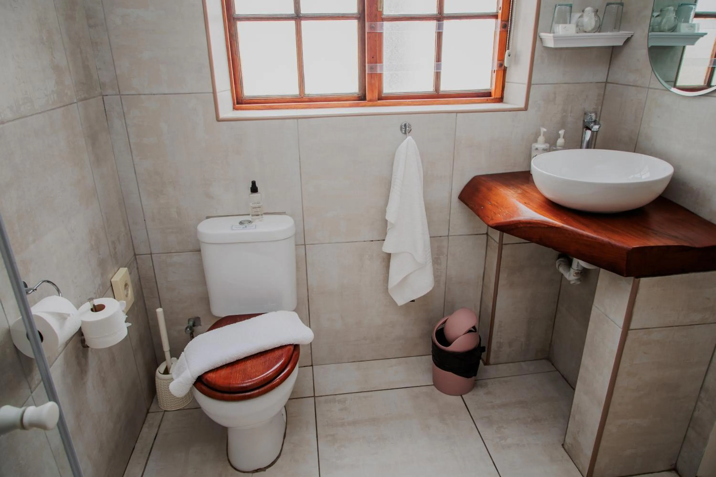 Toilet in Aan de Oever Guesthouse