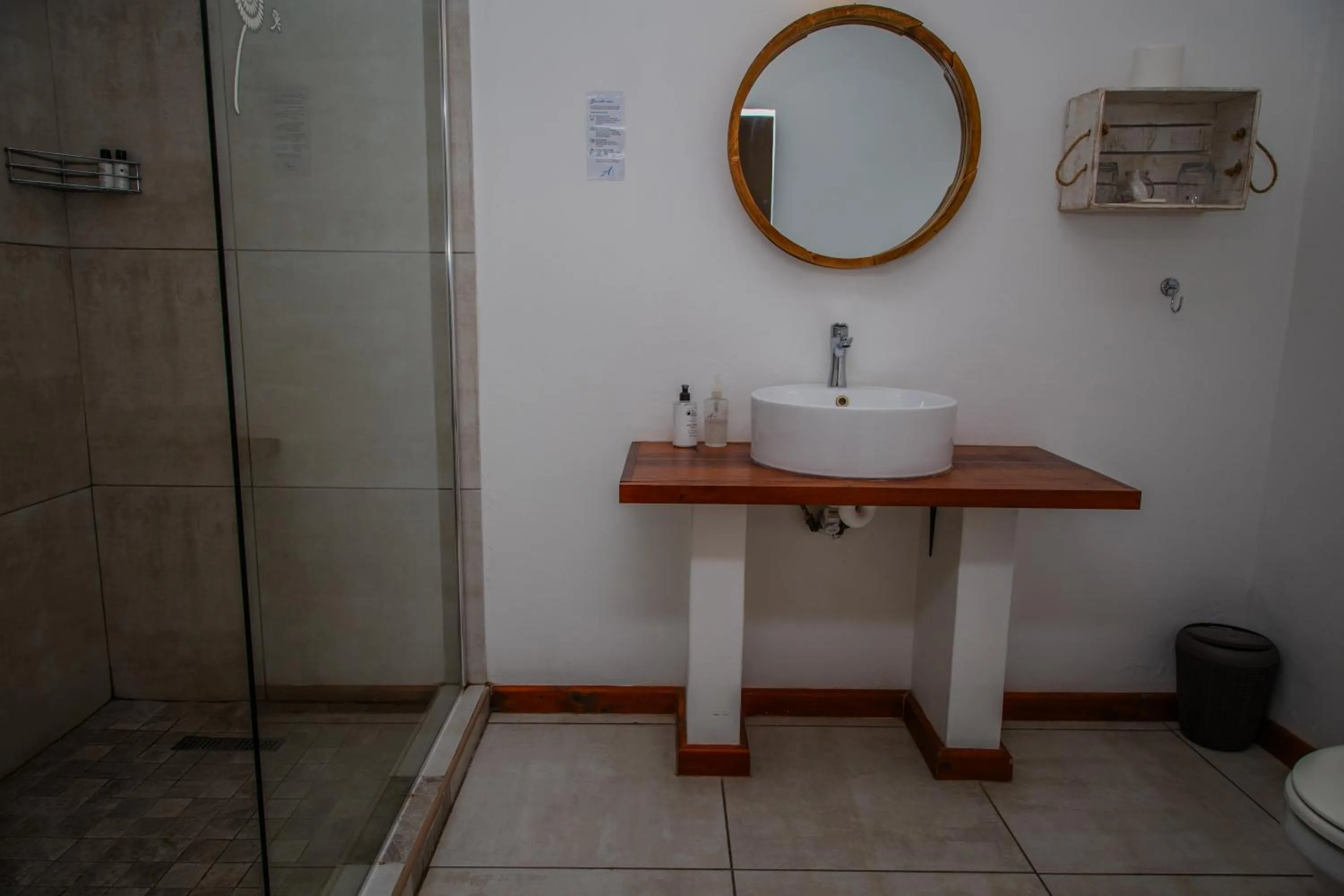 Shower in Aan de Oever Guesthouse