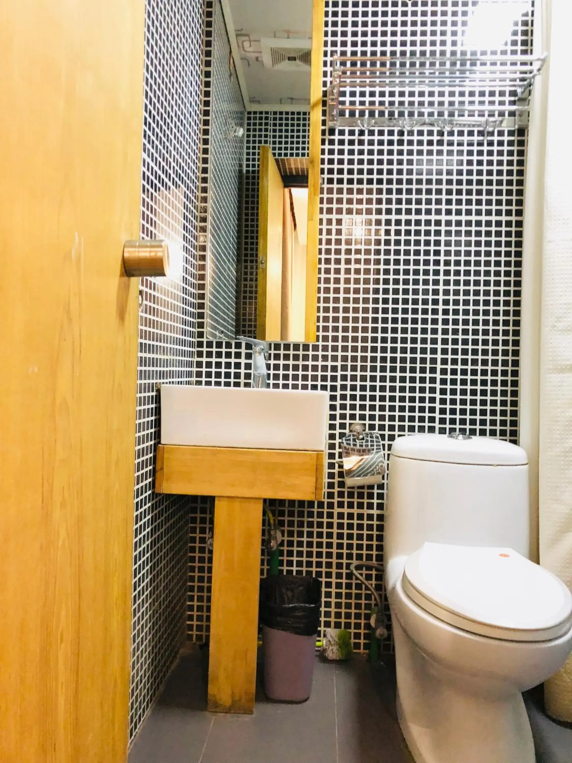 Bed in Male Dormitory Room in Fengma Feiyang Hostel Bed in Male Dormitory Room in Fengma Feiyang Hostel