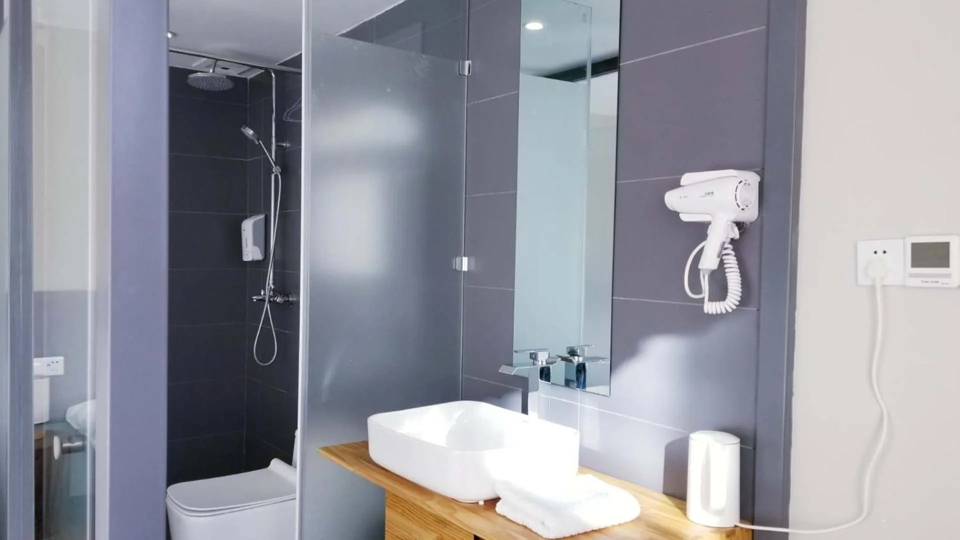 Bathroom in Fengma Feiyang Hostel