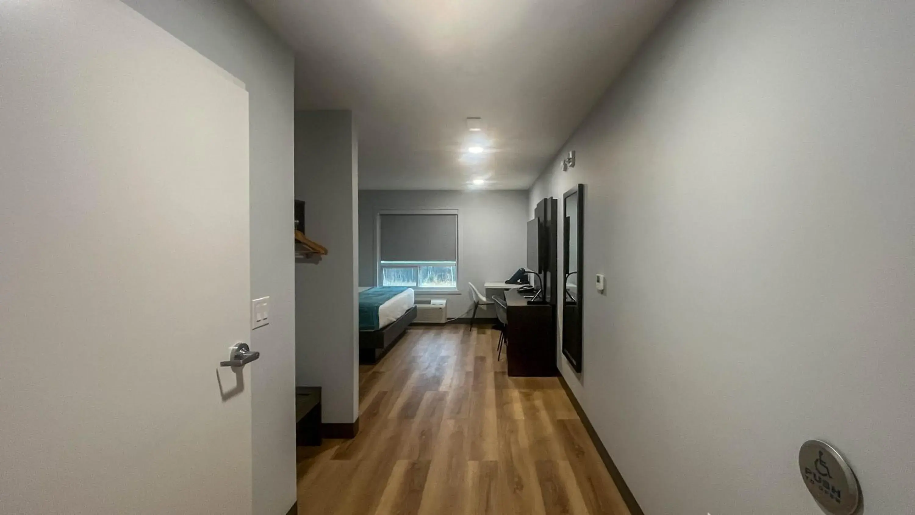King Room - Disability Access in Studio 6 Fort Frances ON King Room - Disability Access in Studio 6 Fort Frances ON