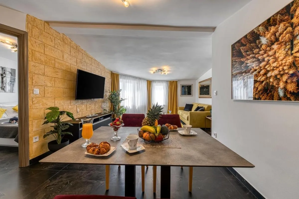 Apartments Nia Deluxe & Elegance