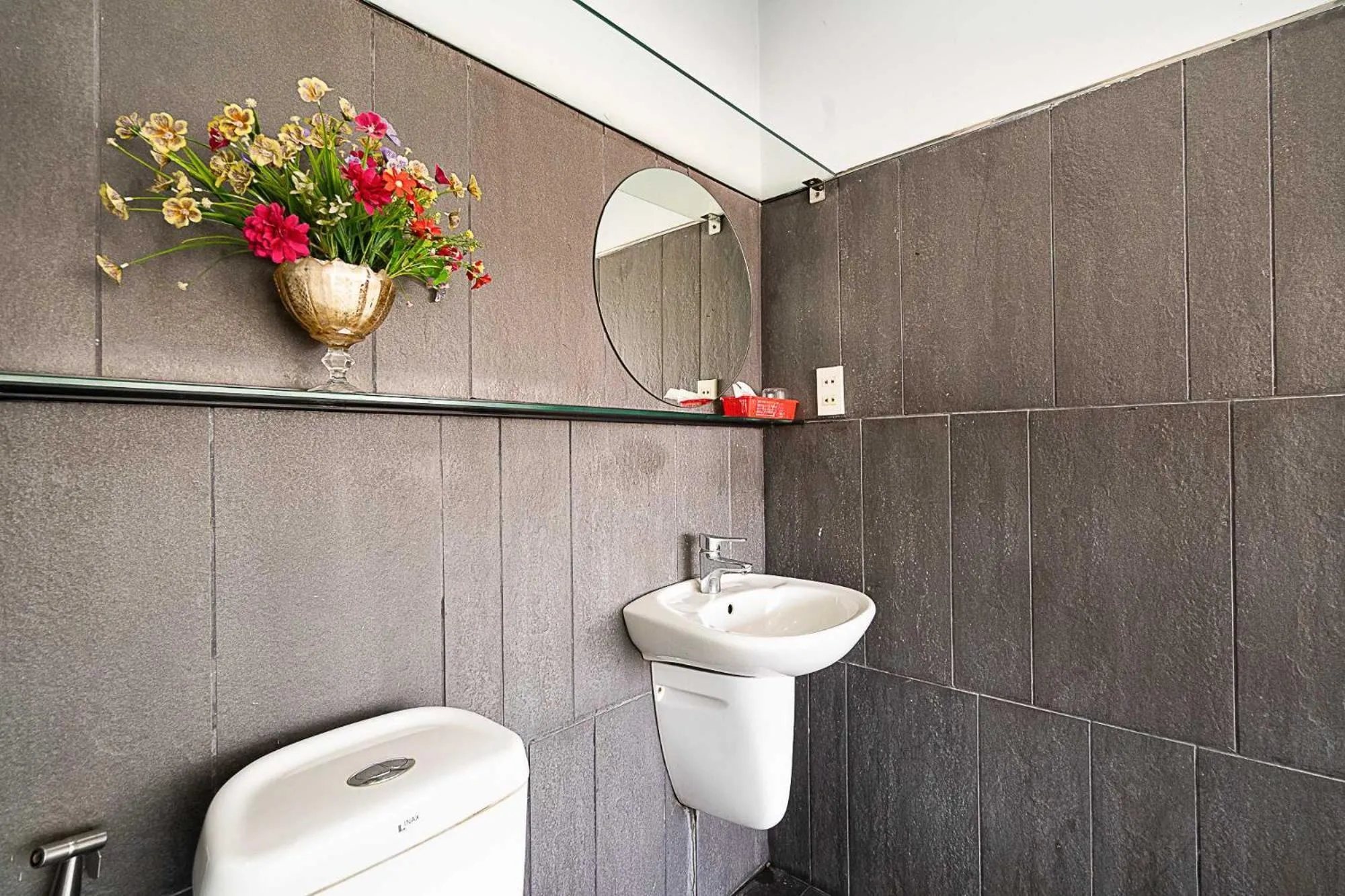 Bathroom in Collection O Duc Dat Hotel - Go Vap District