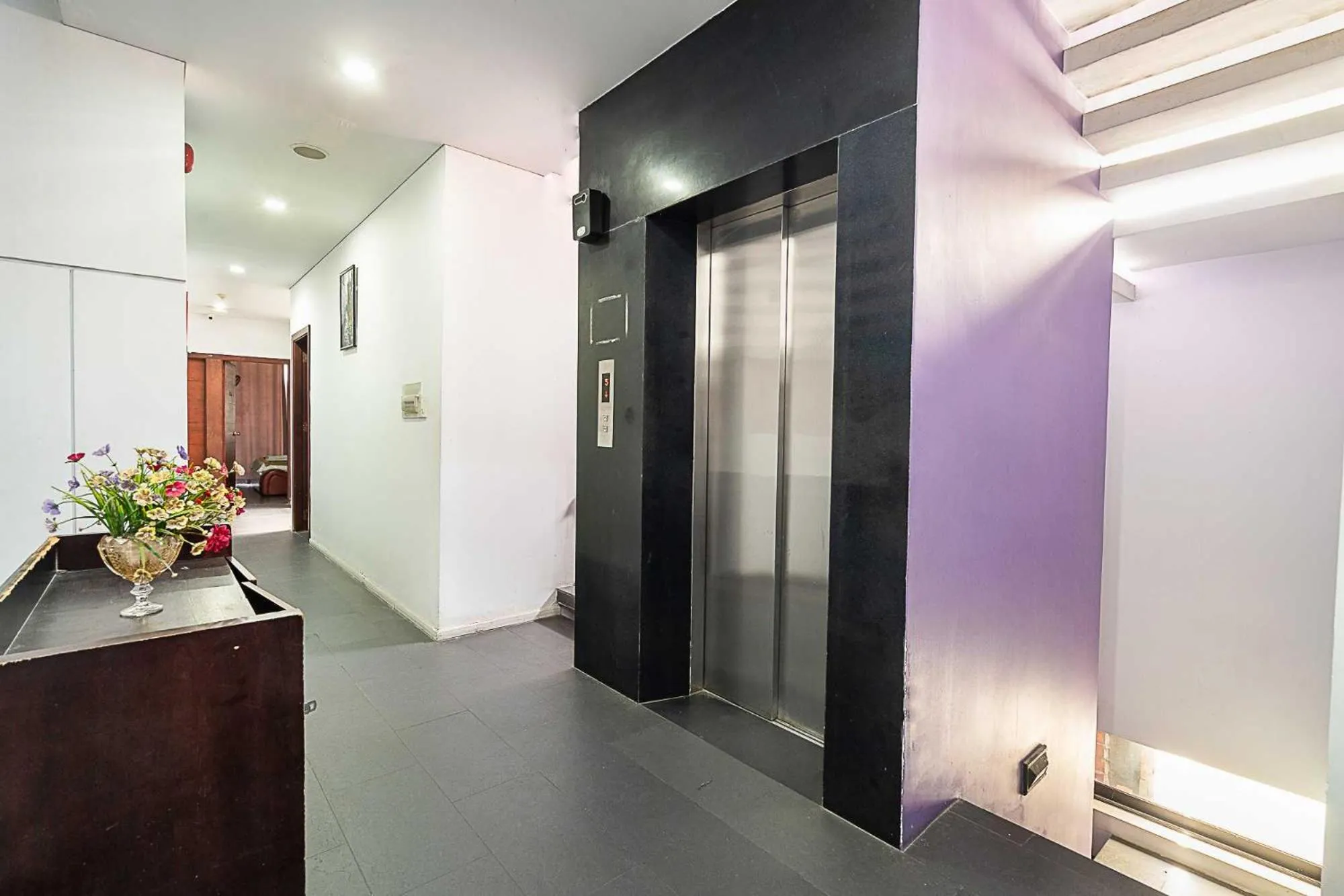 Lobby or reception in Collection O Duc Dat Hotel - Go Vap District