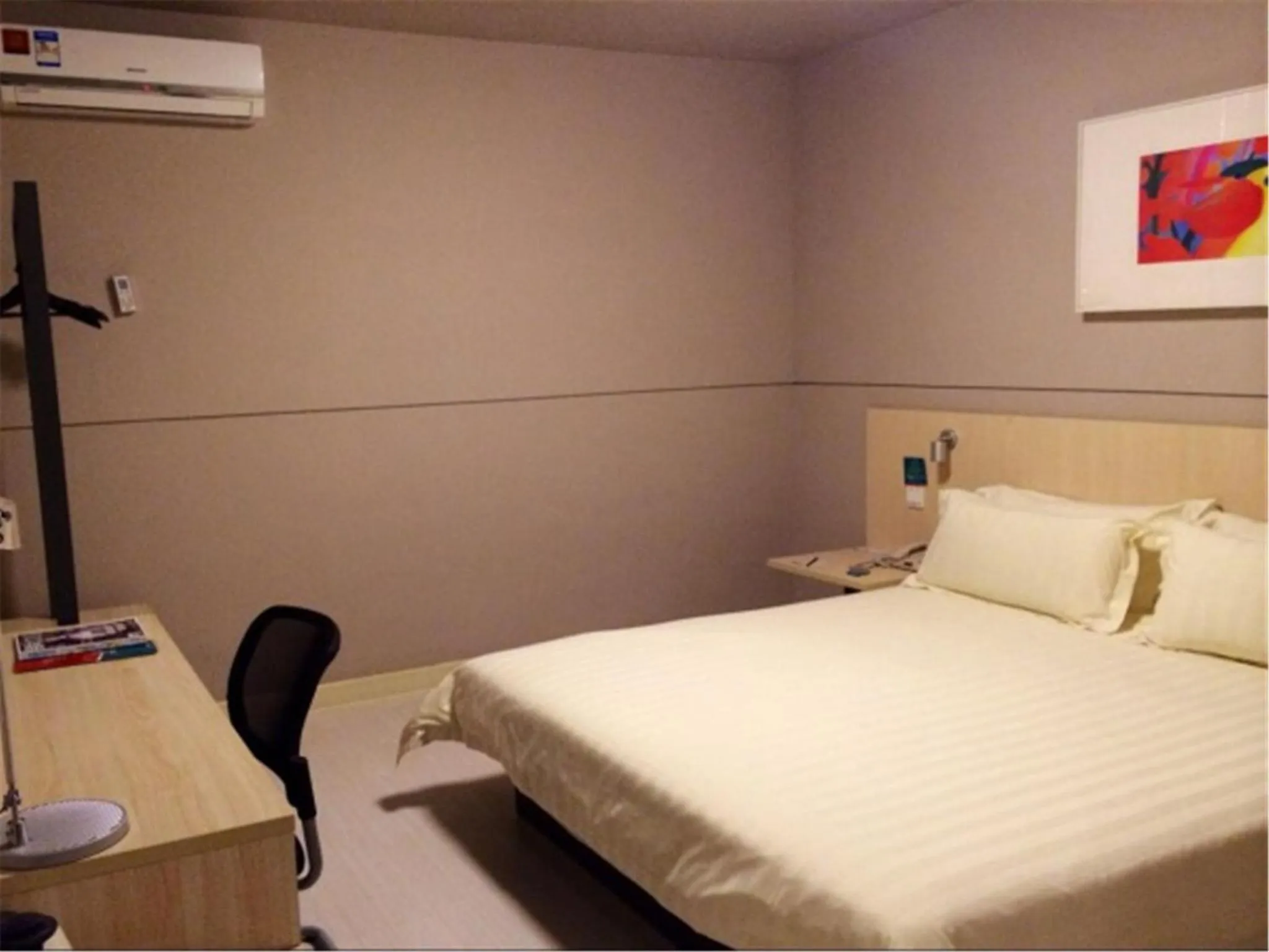 Decorative detail, Bed in Jinjiang Inn Xiamen North Railway Station Jiageng Sports Stadium