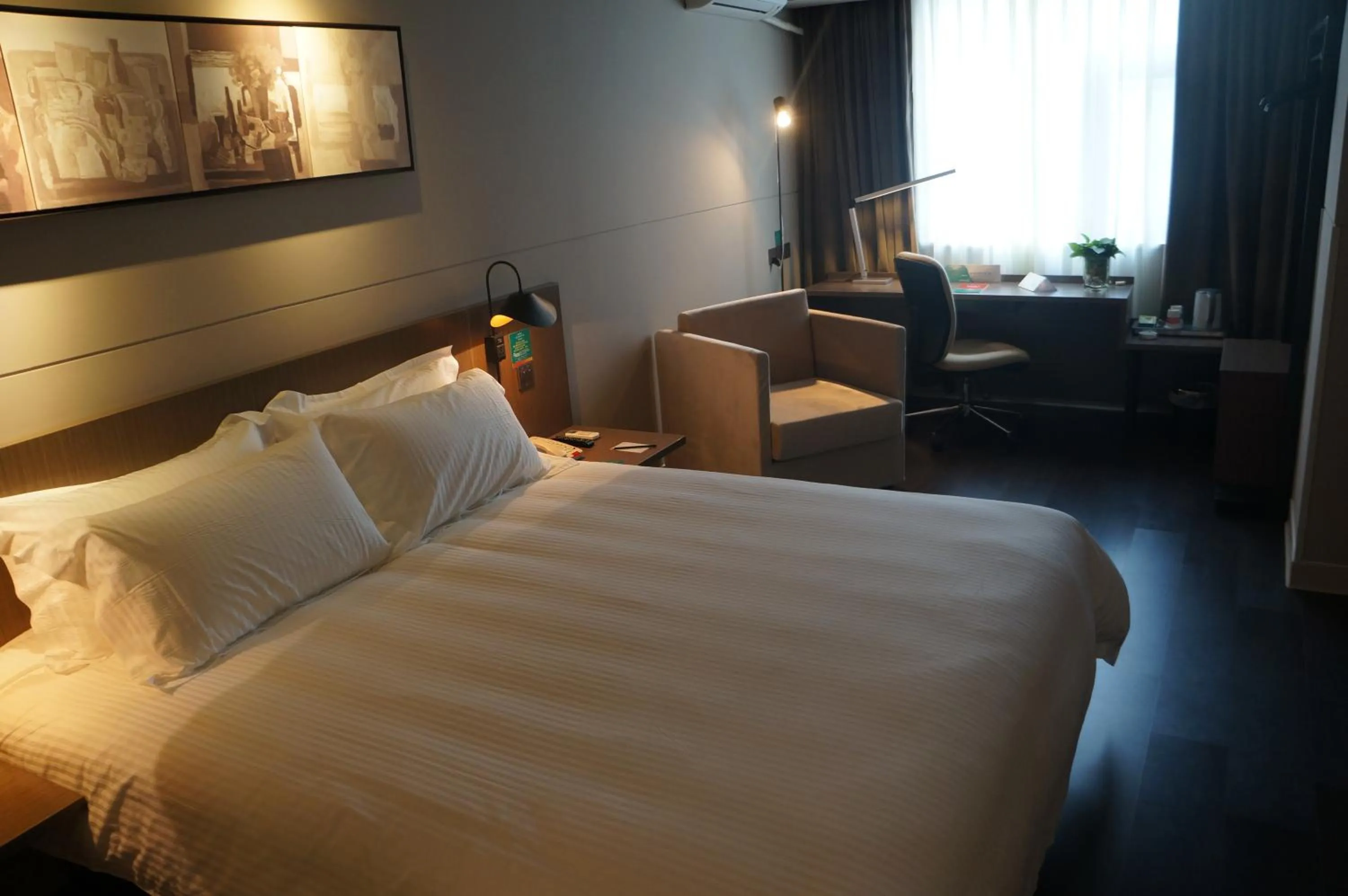 Bedroom, Bed in Jinjiang Inn Haikou Guomao Jinlong Road