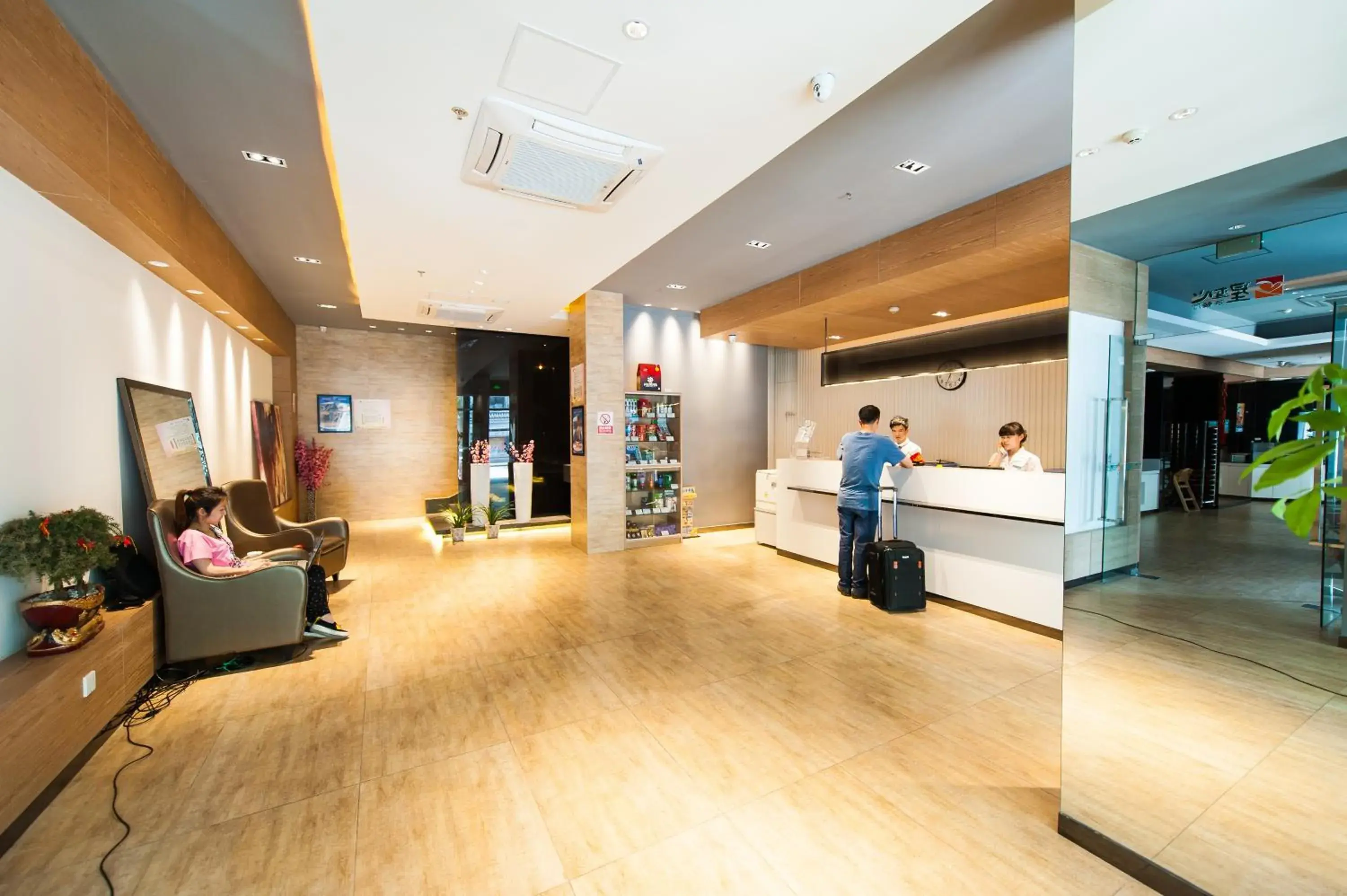 Lobby or reception in Jinjiang Inn Wuhan Zhonghua Road Hubu Alley Lobby or reception in Jinjiang Inn Wuhan Zhonghua Road Hubu Alley