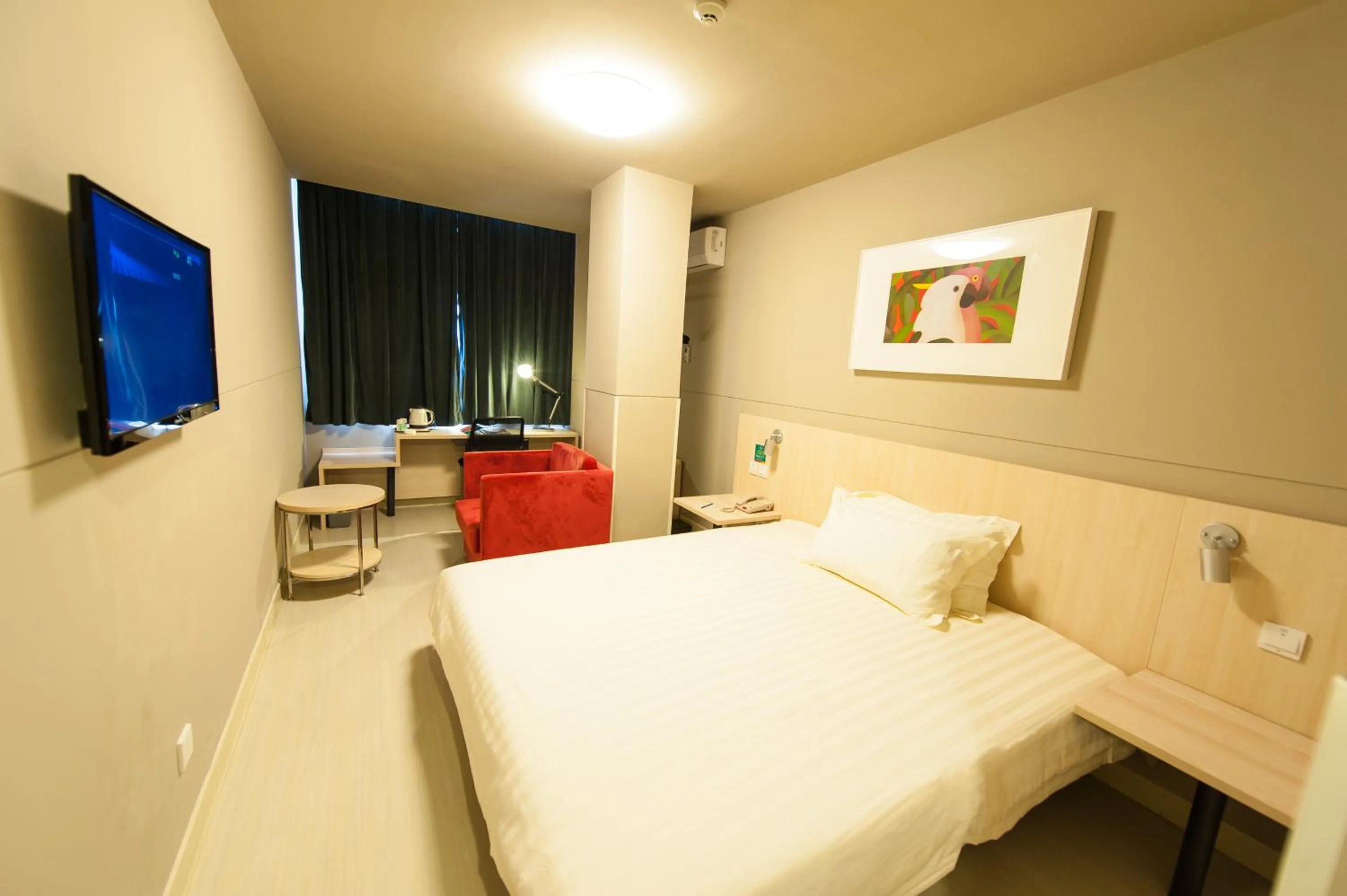 Photo of the whole room, Bed in Jinjiang Inn Wuhan Zhonghua Road Hubu Alley
