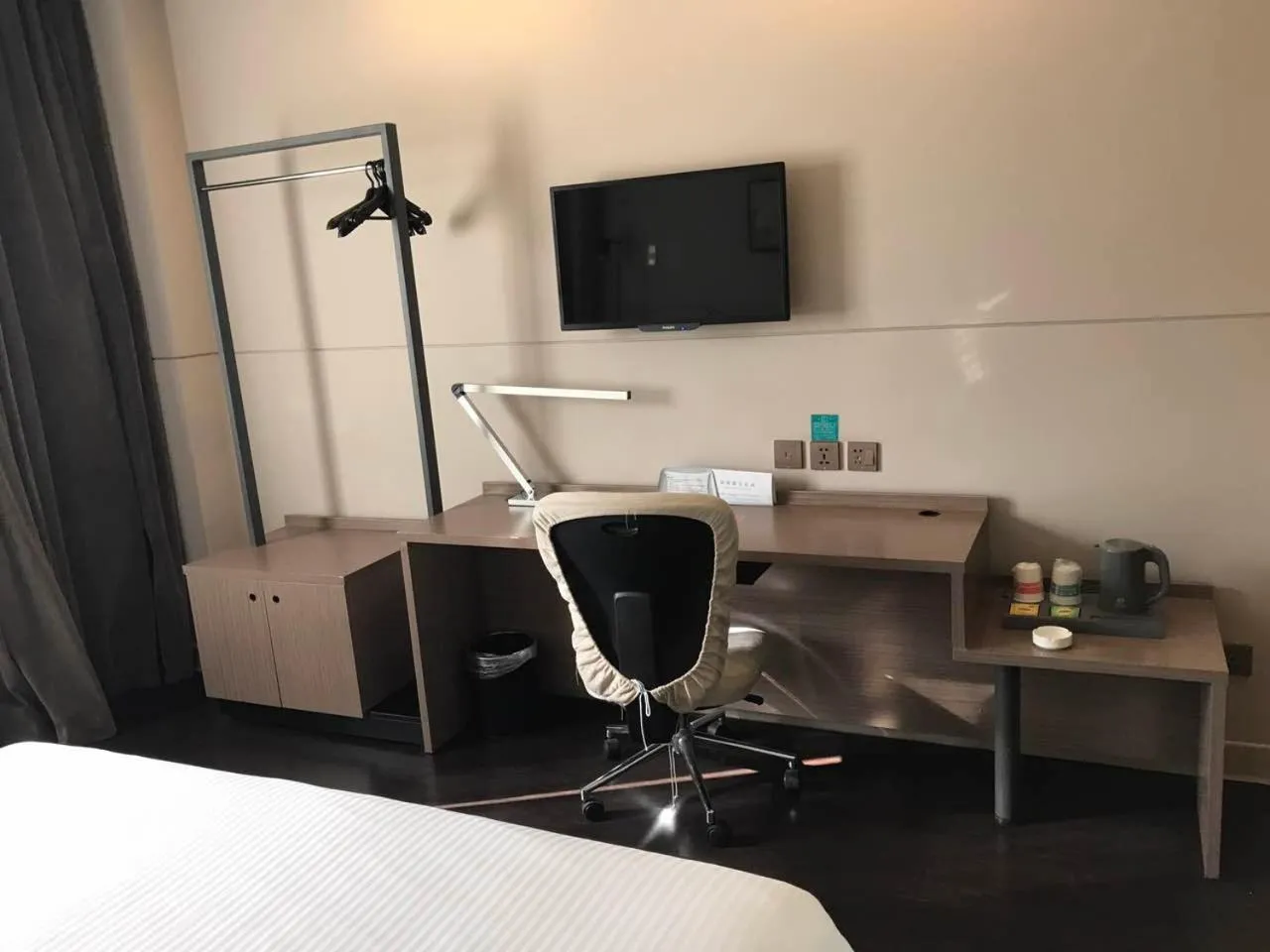 Seating area, TV/Entertainment Center in Jinjiang Inn Select Tianjin Tanggu Metro Station Zhongxin North Road