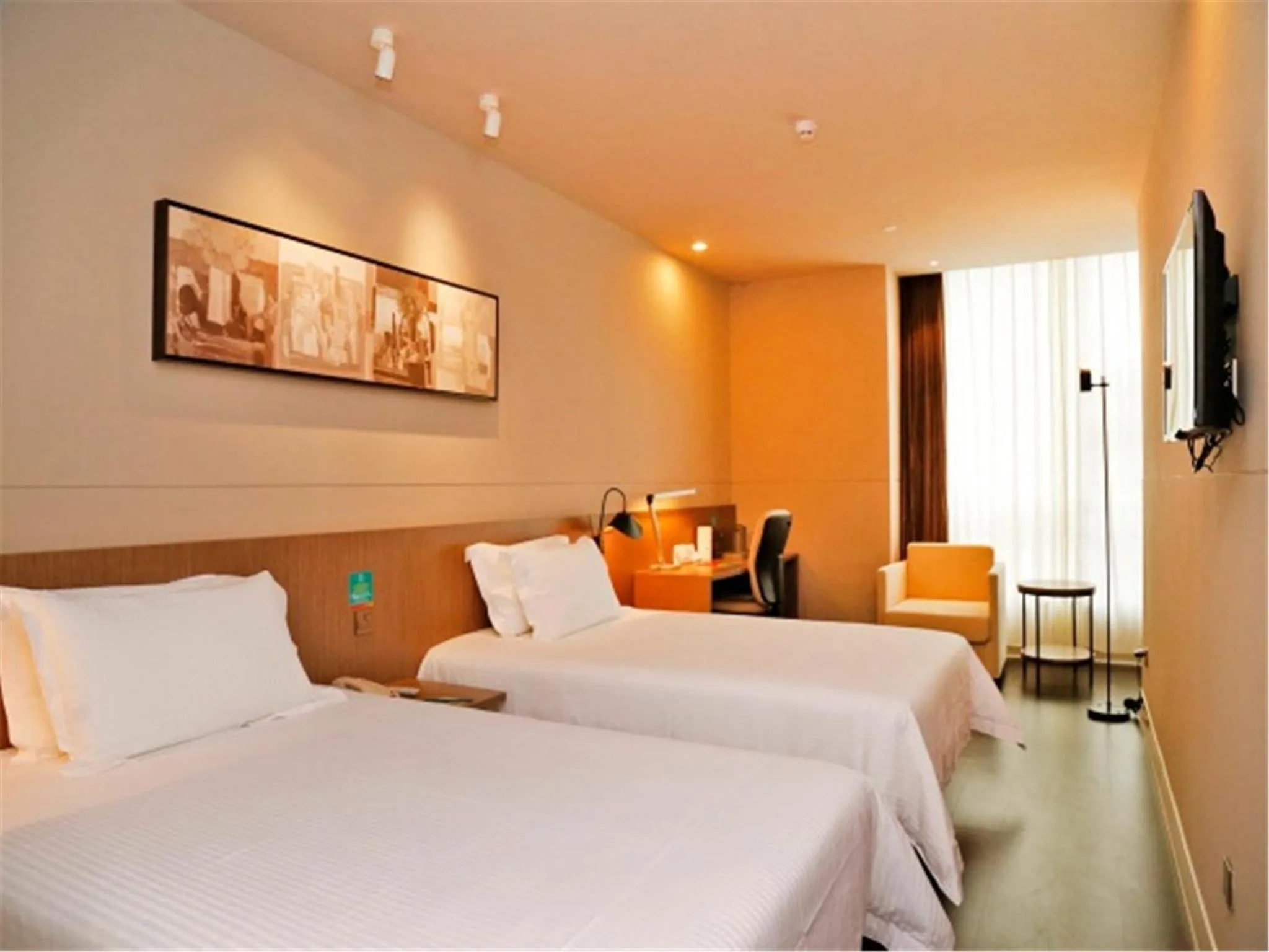 Bedroom, Bed in Jinjiang Inn Selected Shenzhen Huanggang Port Huangcheng Plaza