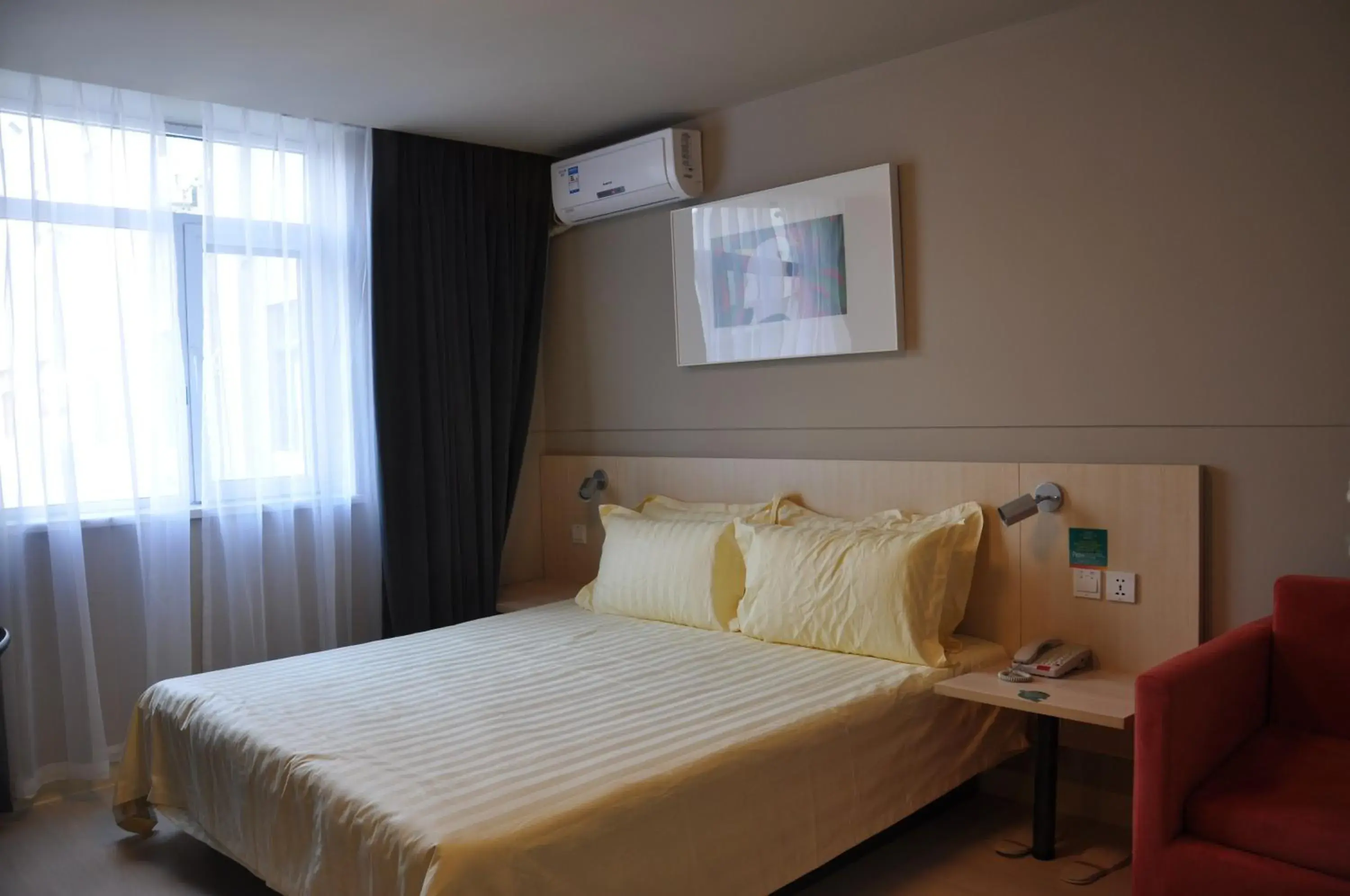 Bedroom, Bed in Jinjiang Inn Shenyang International Exhibition Center Sujiatun Railway Station Bedroom, Bed in Jinjiang Inn Shenyang International Exhibition Center Sujiatun Railway Station