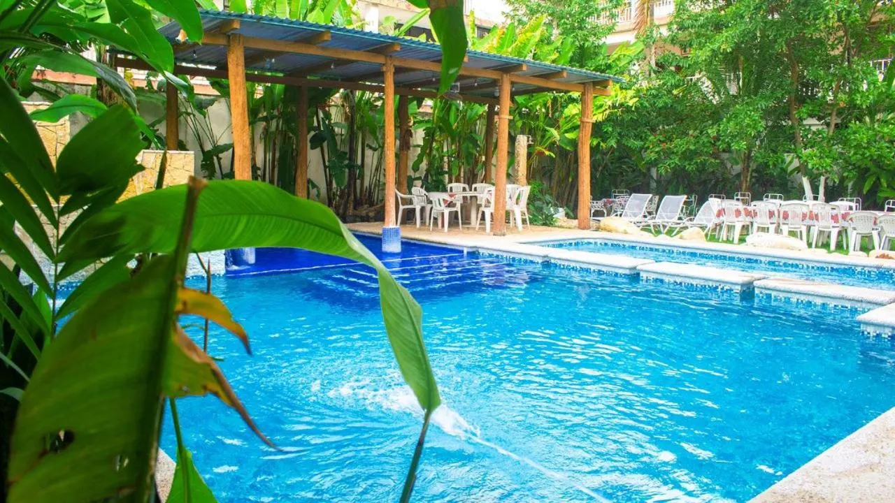 Swimming pool in Hotel Palenque