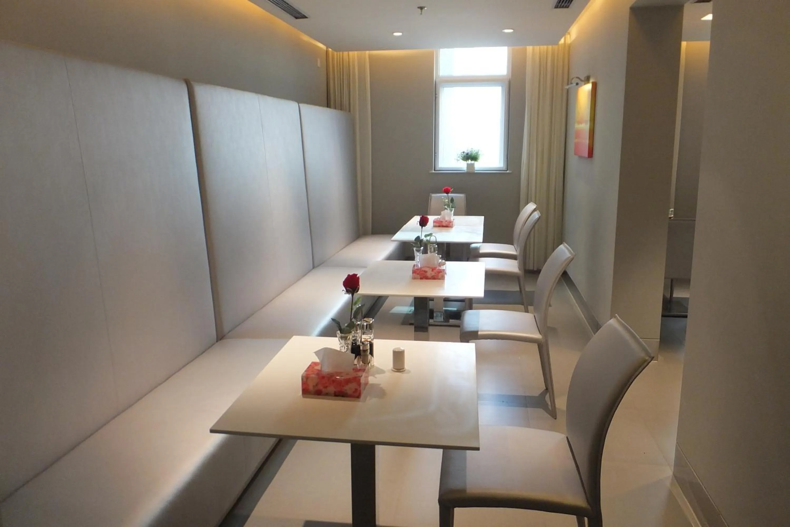 Restaurant/places to eat in Jinjiang Inn Xining Mojia Street Food Street