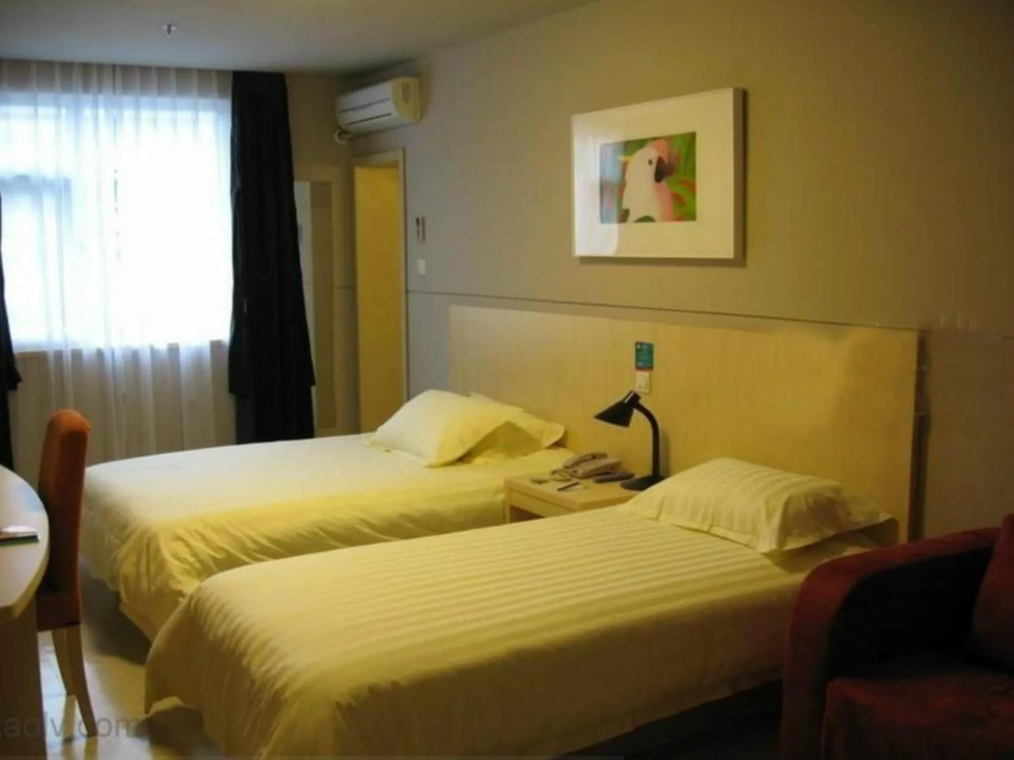 Photo of the whole room, Bed in Jinjiang Inn Beijing East Lianshi Road