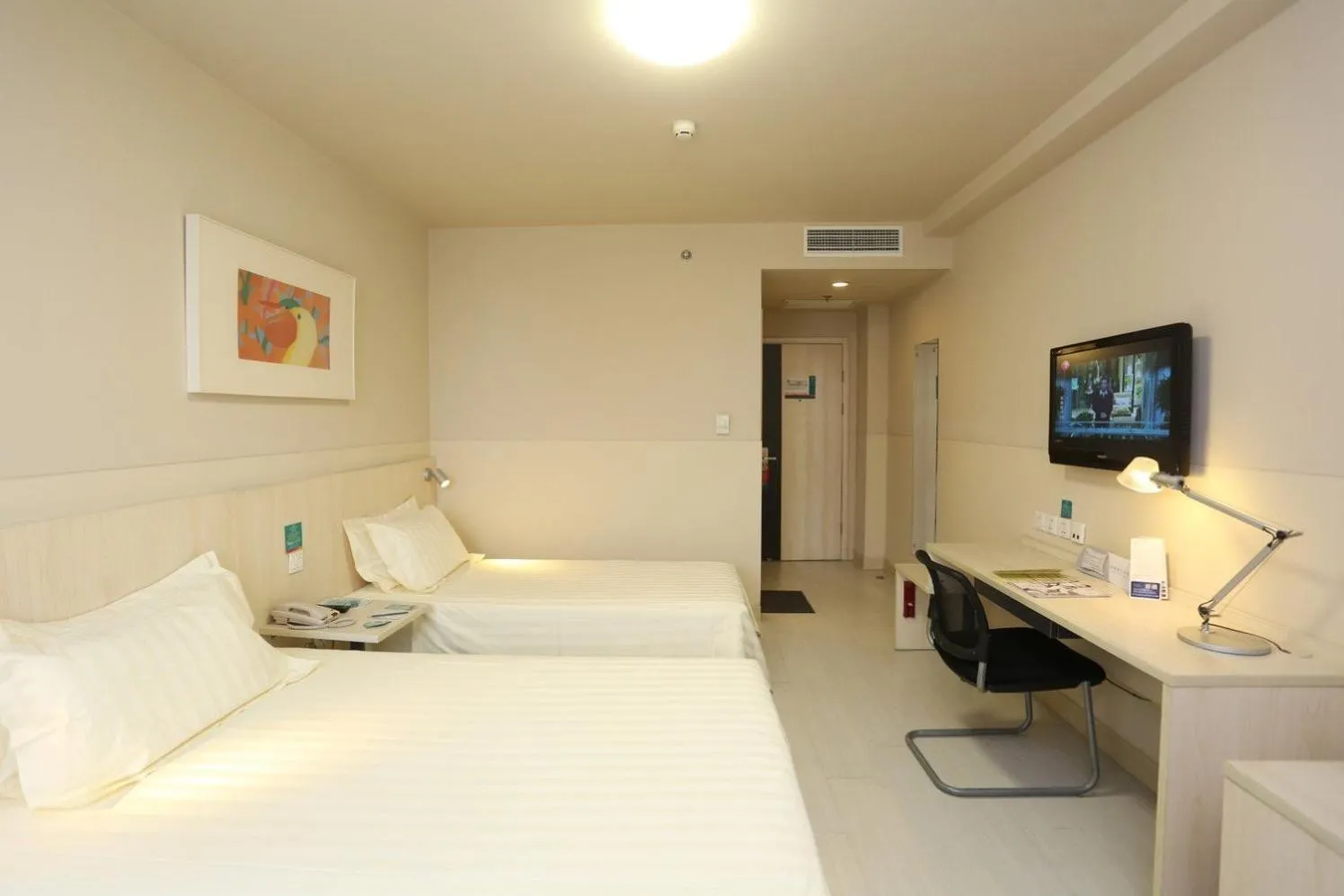 Photo of the whole room in Jinjiang Inn Tianjin South Station