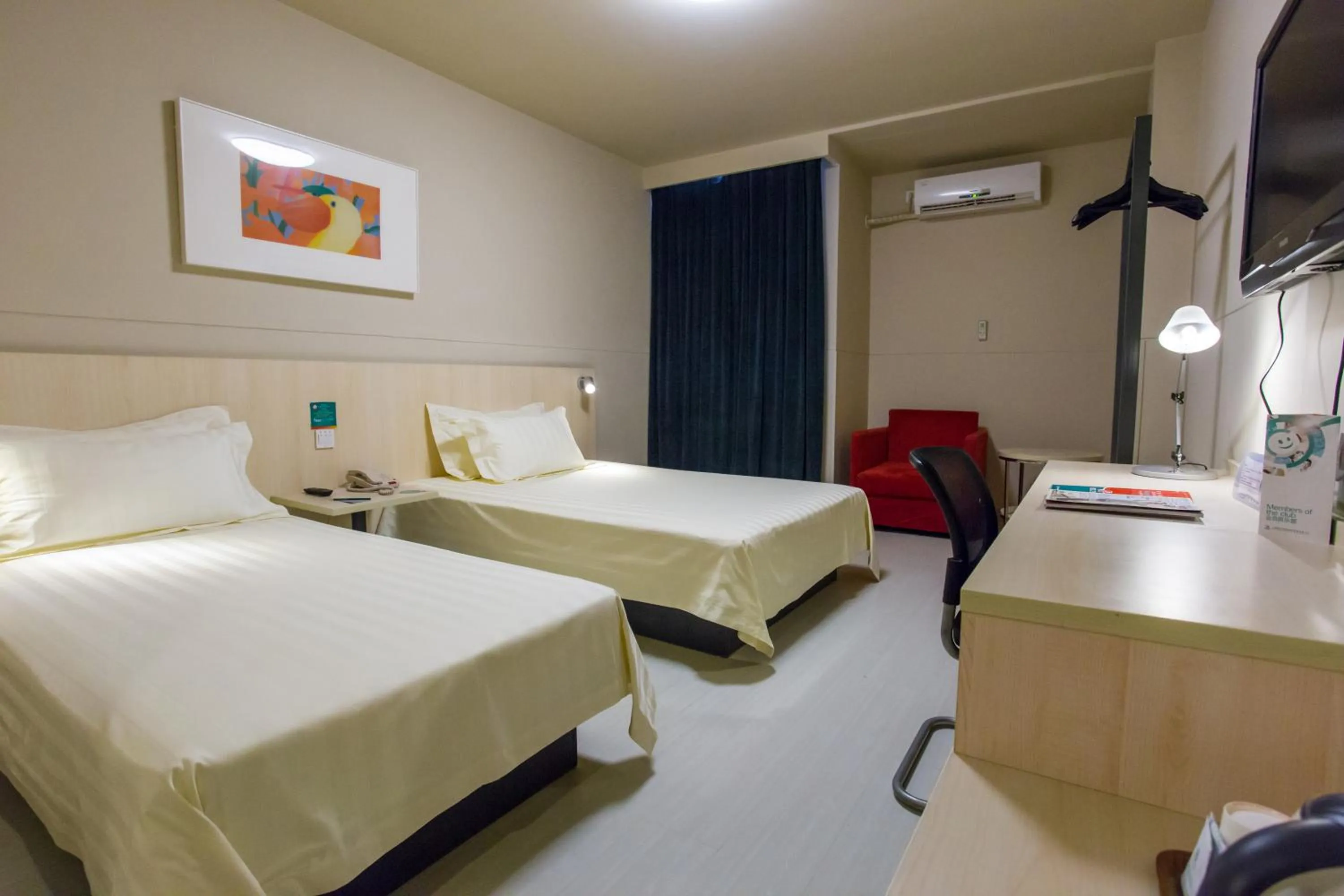 Photo of the whole room in Jinjiang Inn Tianjin South Station