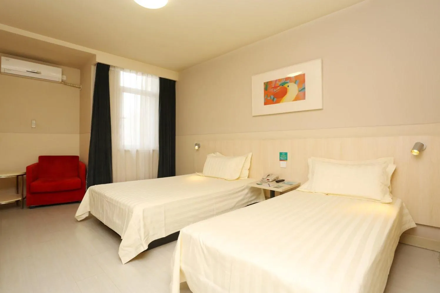 Photo of the whole room in Jinjiang Inn Tianjin South Station