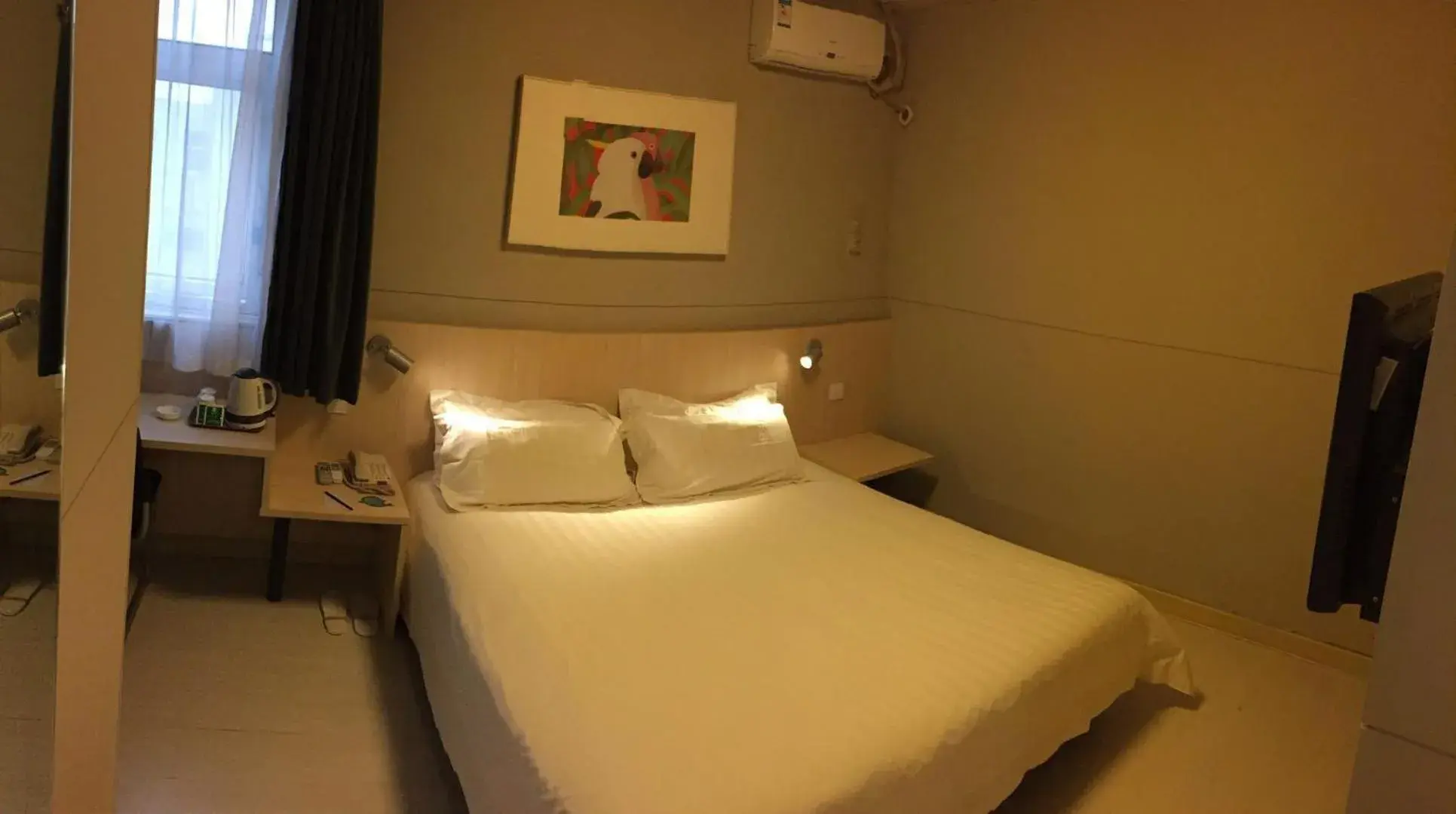 Photo of the whole room, Bed in Jinjiang Inn Changzhi Bayi Square Photo of the whole room, Bed in Jinjiang Inn Changzhi Bayi Square