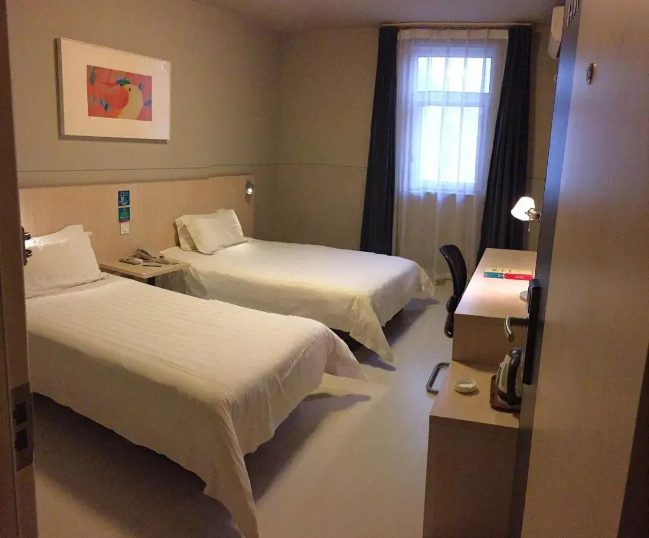 Photo of the whole room, Bed in Jinjiang Inn Changzhi Bayi Square Photo of the whole room, Bed in Jinjiang Inn Changzhi Bayi Square